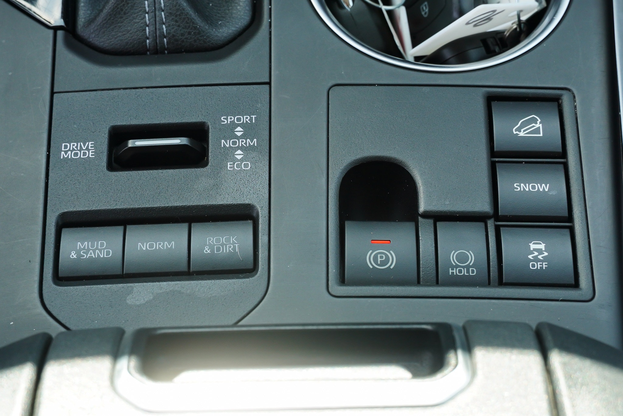 2024 Toyota Highlander LE - Photo 40