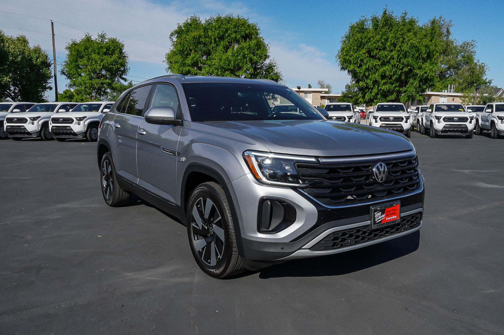 Used 2024 Volkswagen Atlas Cross Sport SE w/Tech with VIN 1V2HE2CA7RC229998 for sale in Riverdale, UT