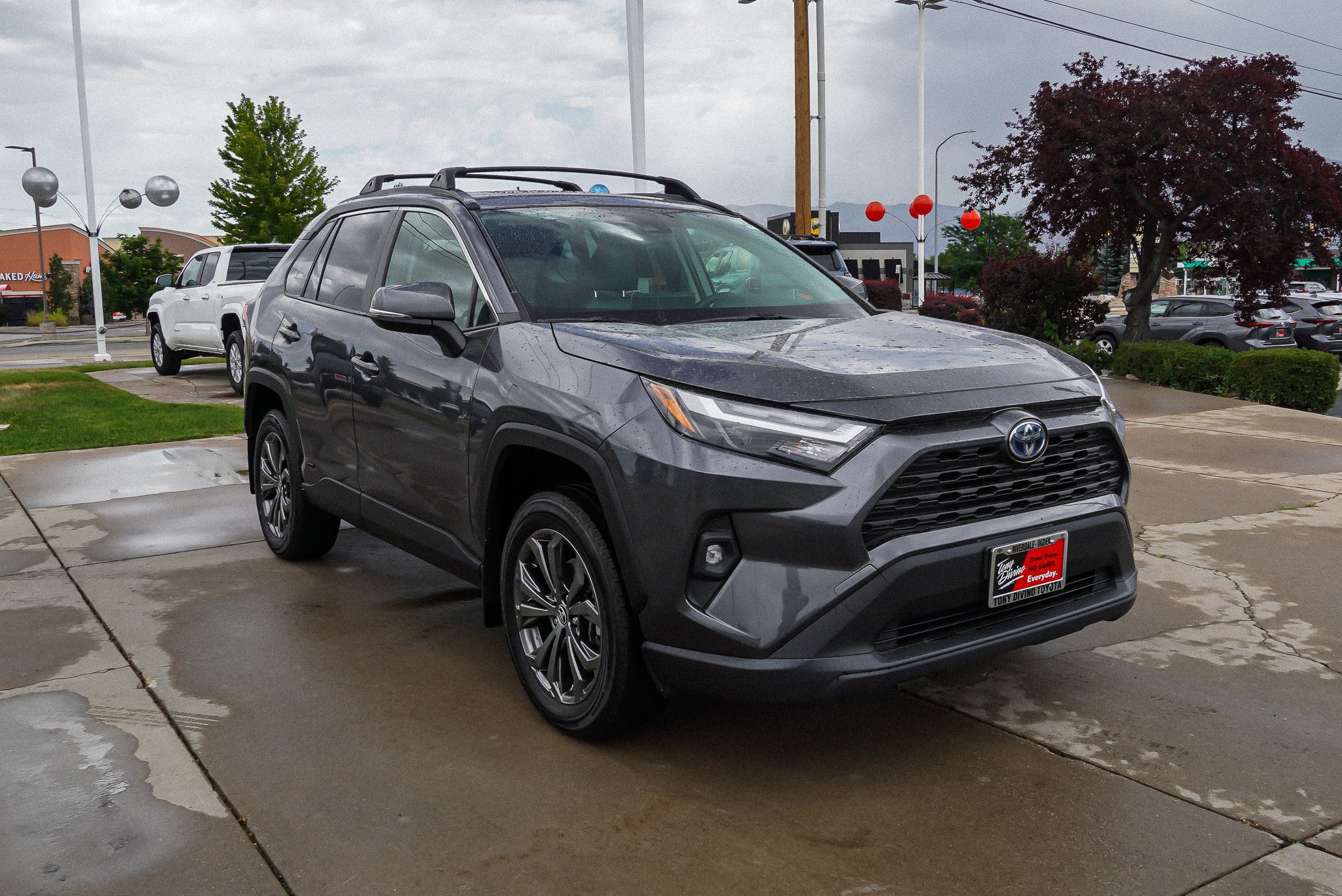 2023 Toyota RAV4 XLE Premium - Photo 2