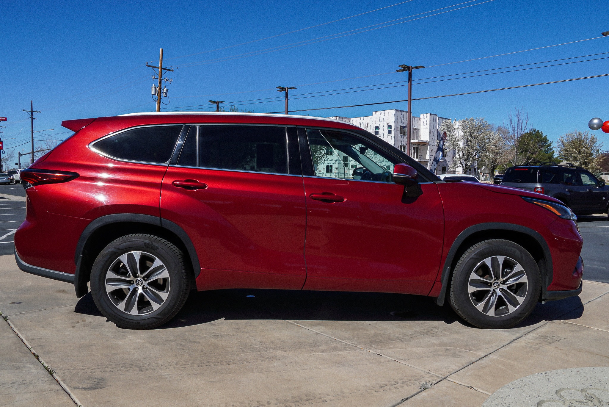 2022 Toyota Highlander XLE - Photo 9