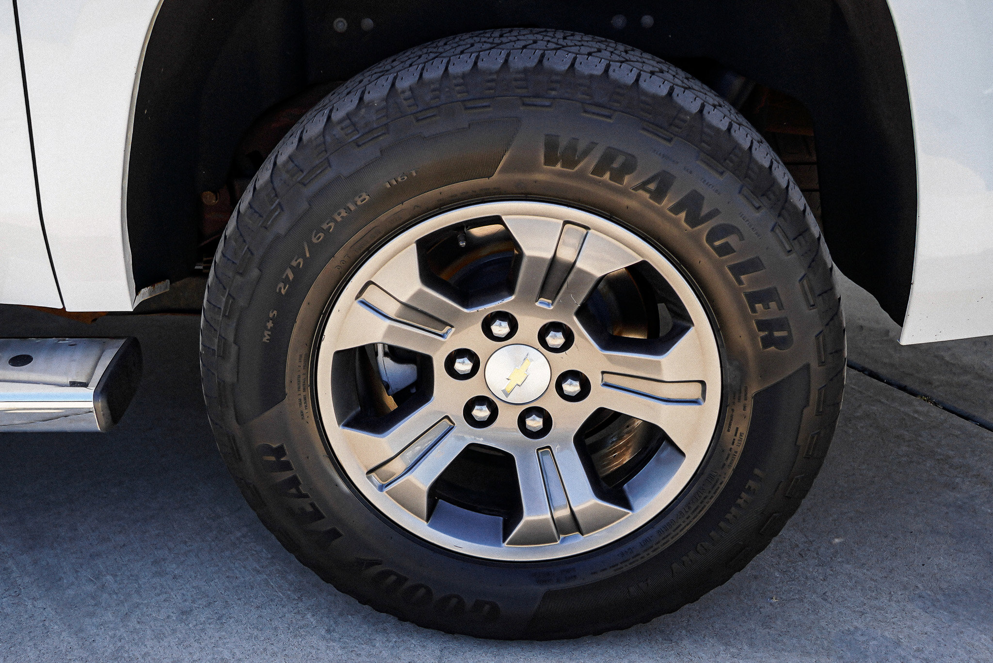 2016 Chevrolet Suburban LT - Photo 13