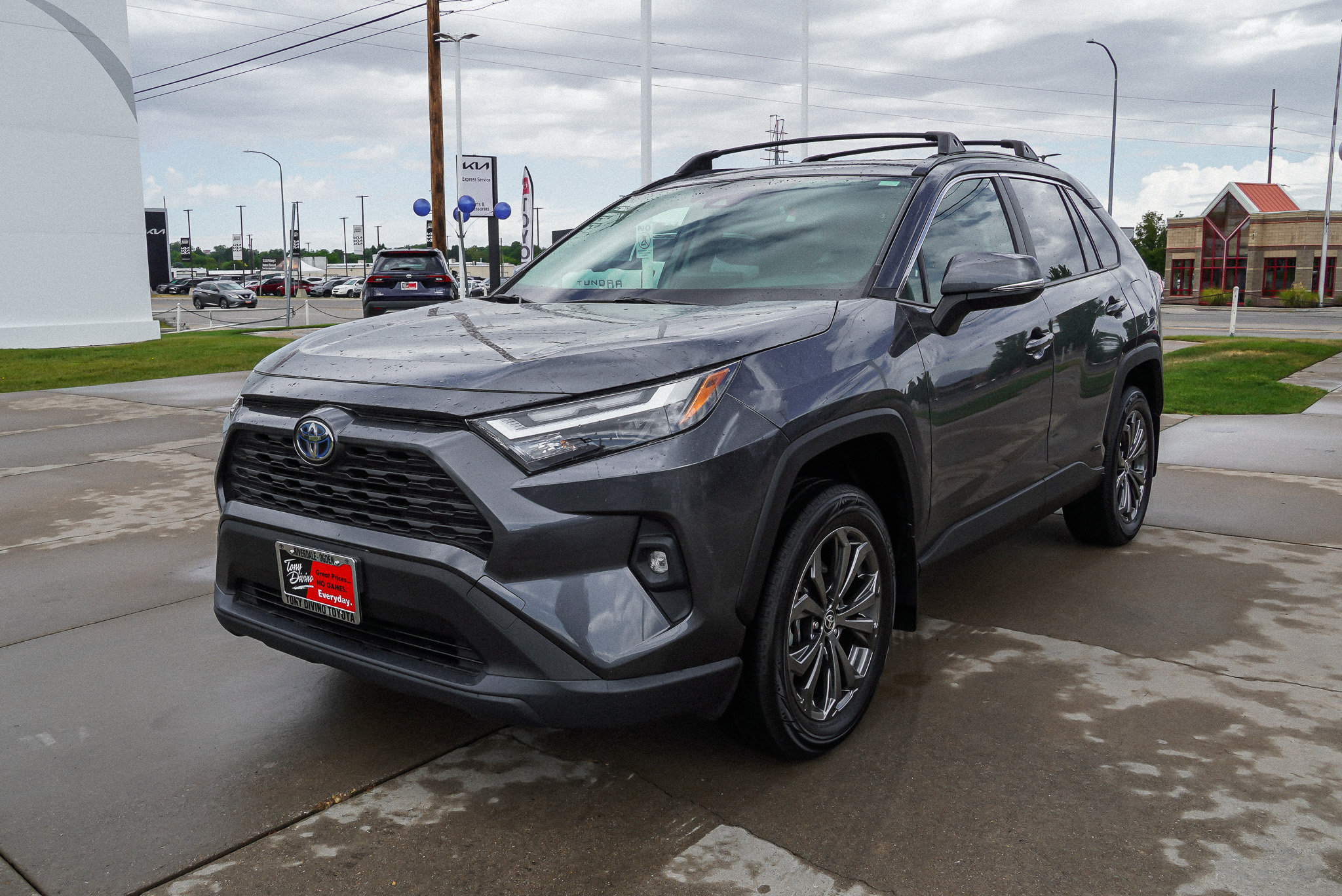 2023 Toyota RAV4 XLE Premium - Photo 4