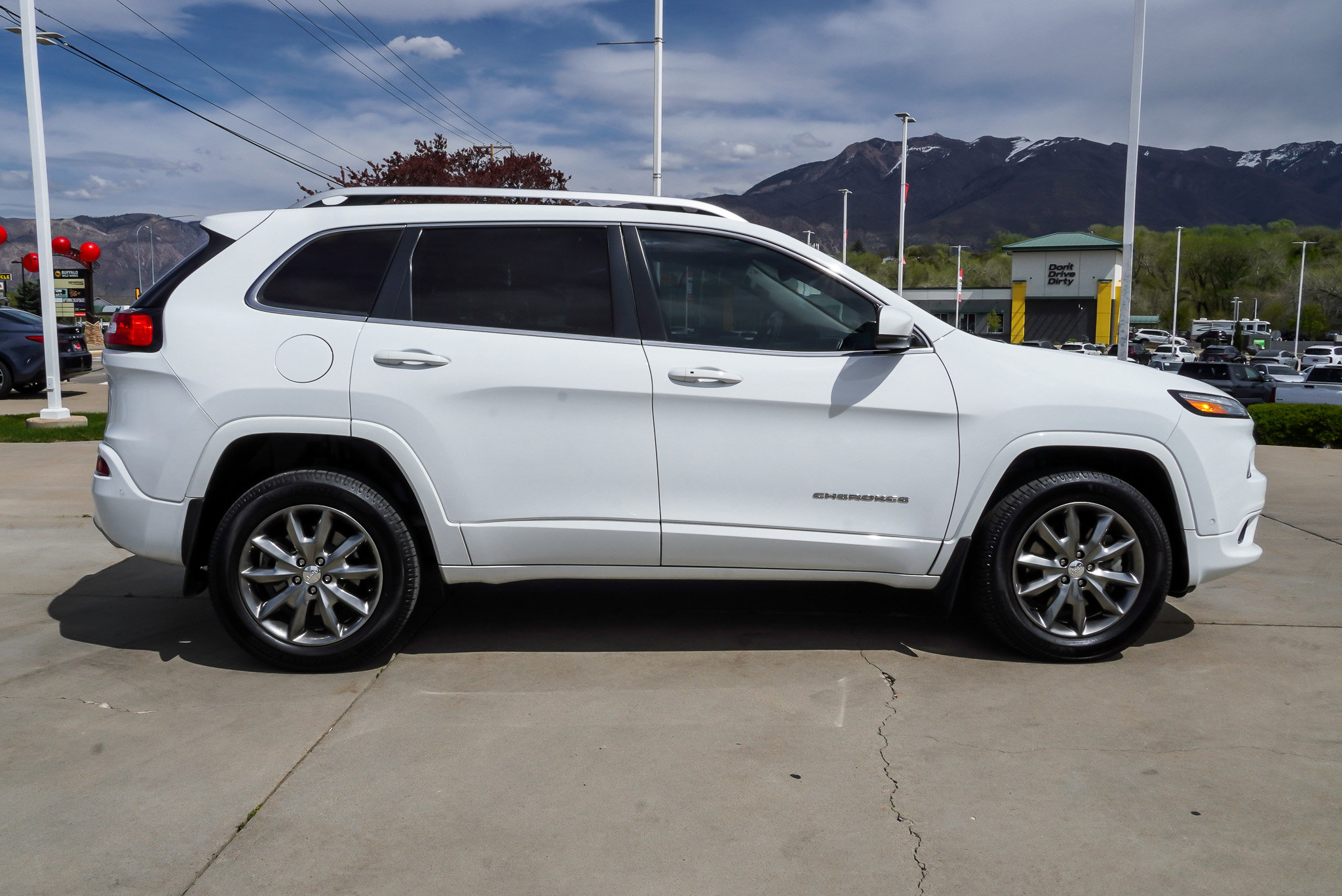 2018 Jeep Cherokee Overland - Photo 9