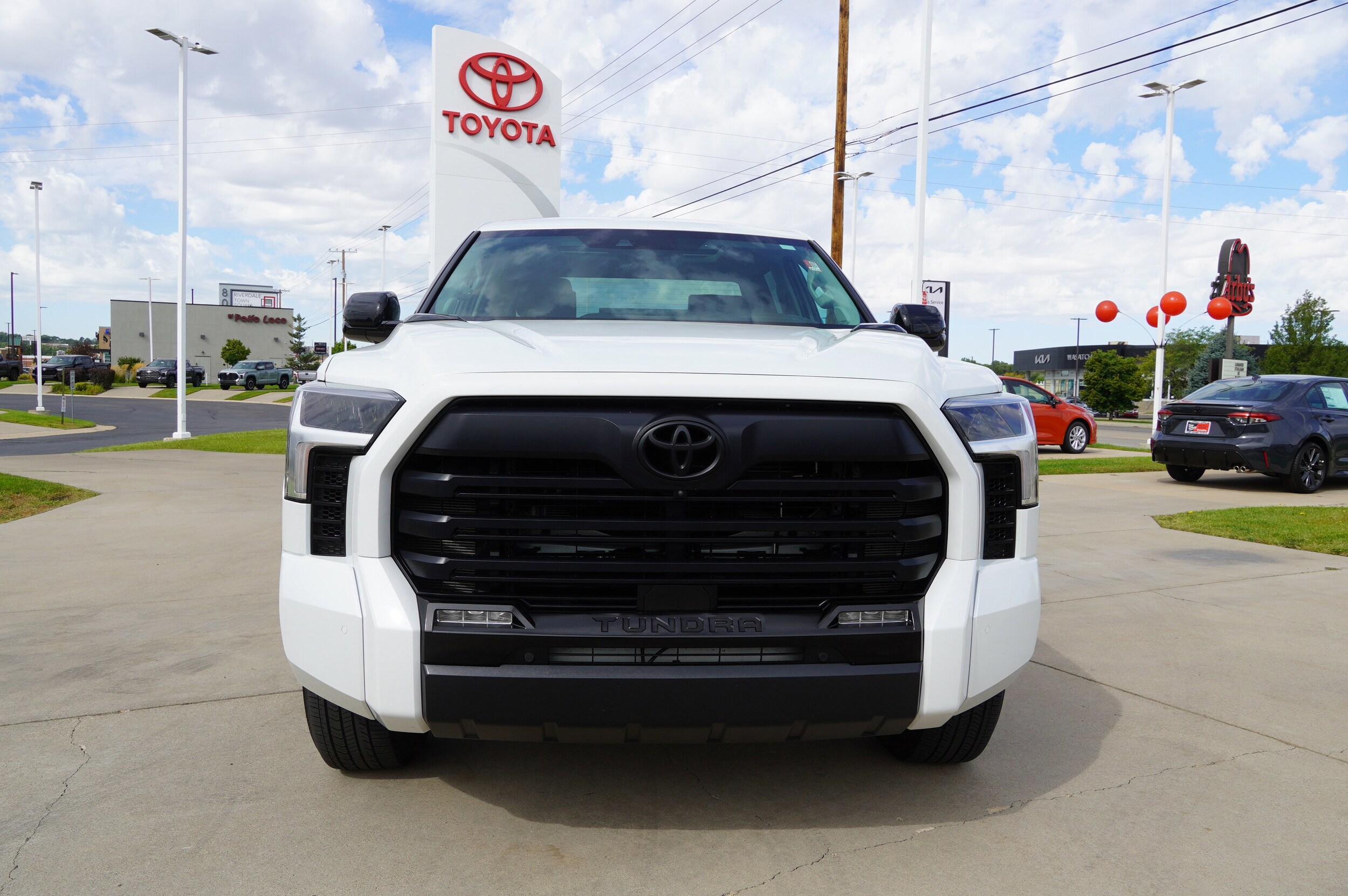 2024 Toyota Tundra Limited CrewMax photo 3