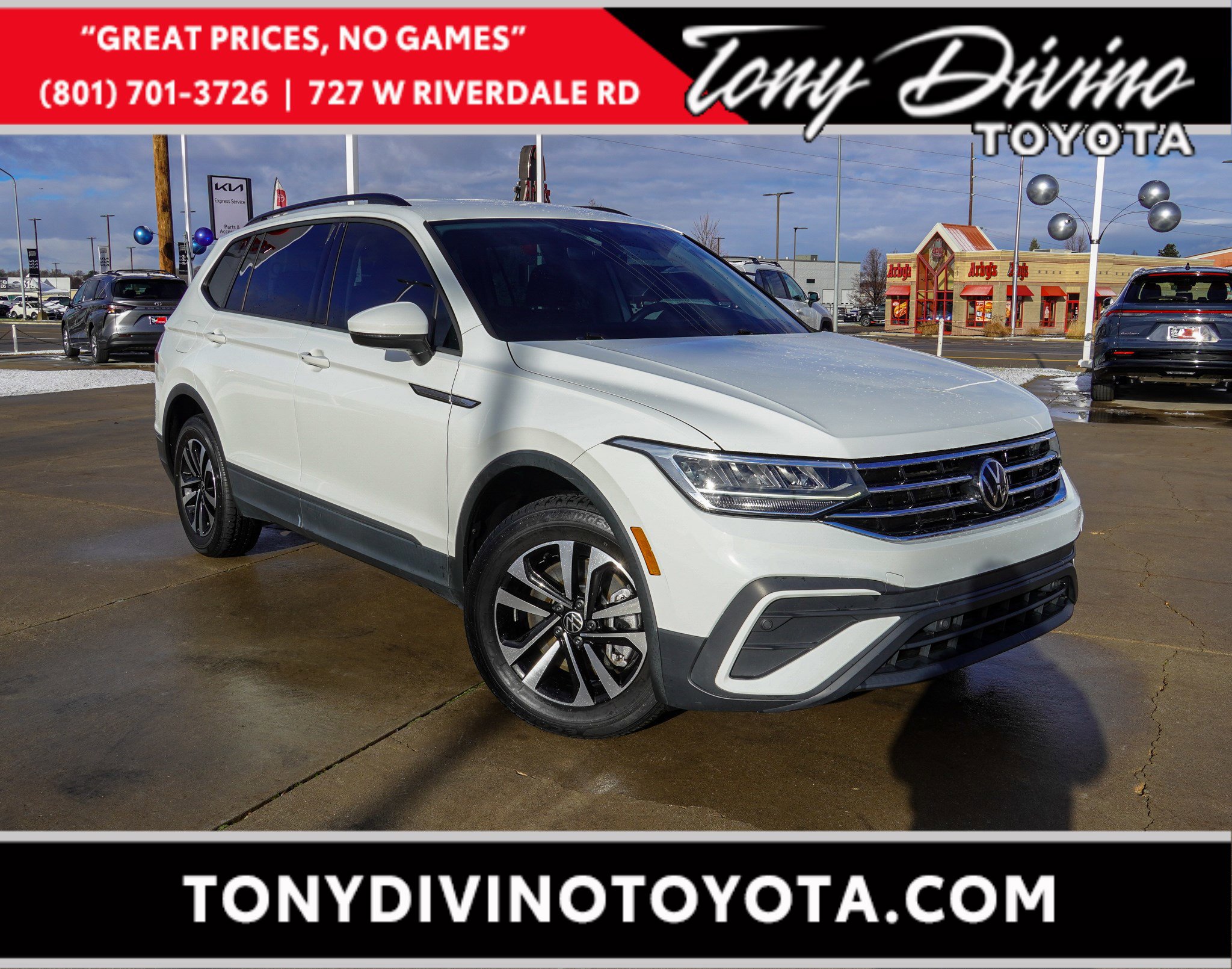 2023 Volkswagen Tiguan S's photo