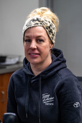 Staff member Liz Thibodeaux from ID_d0581b535d28