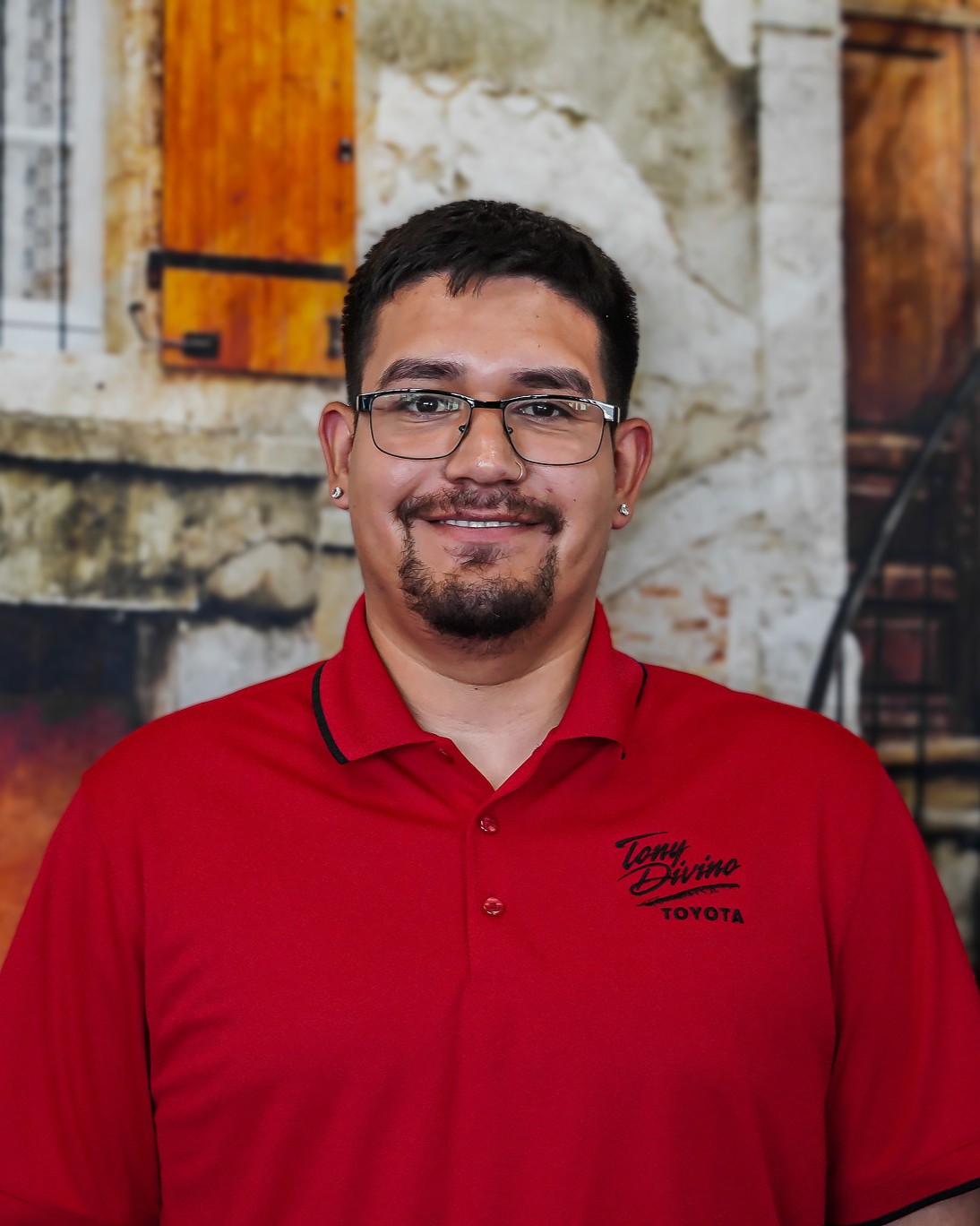 Staff member Steven Gomez from ID_1dc951ab1e8e