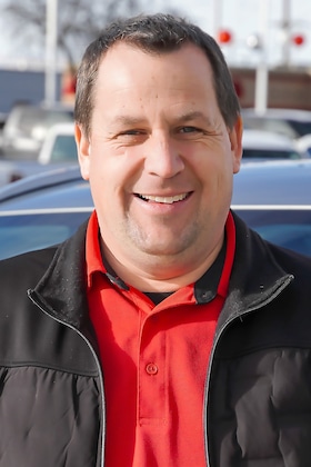 Staff member Justin Booth from ID_1dc951ab1e8e