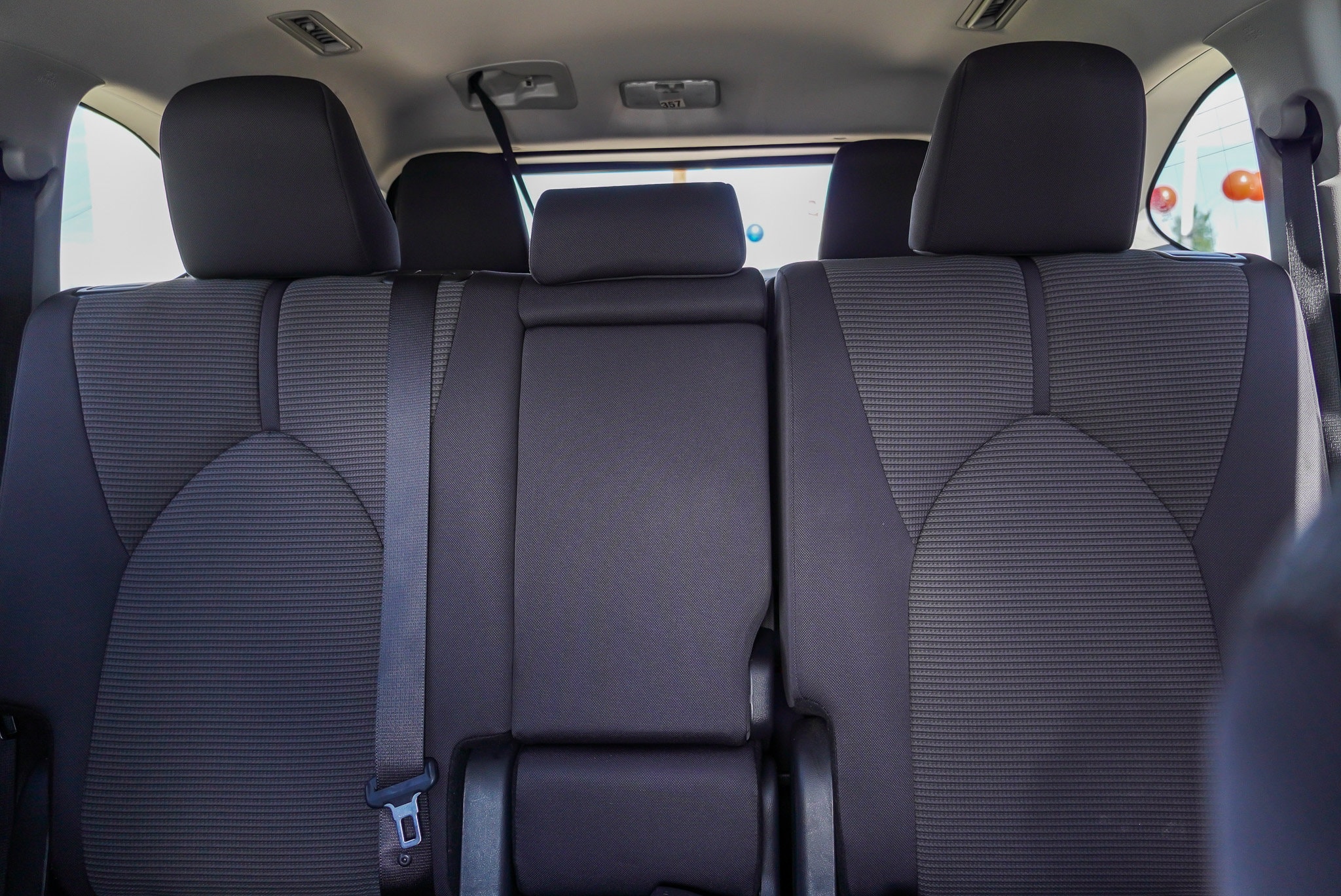 2024 Toyota Highlander LE - Photo 23