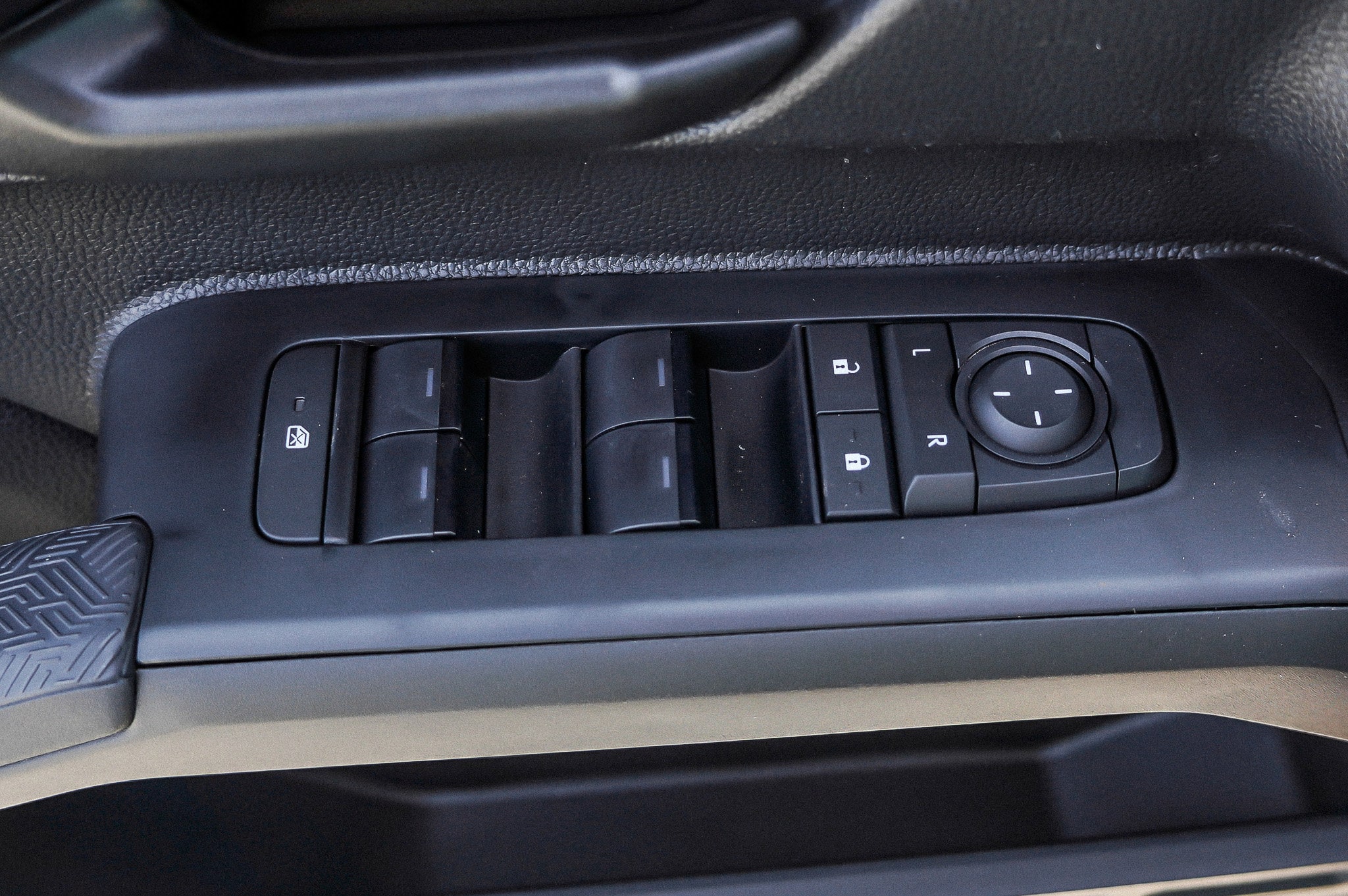 2026 Toyota Tacoma SR5 - Photo 19