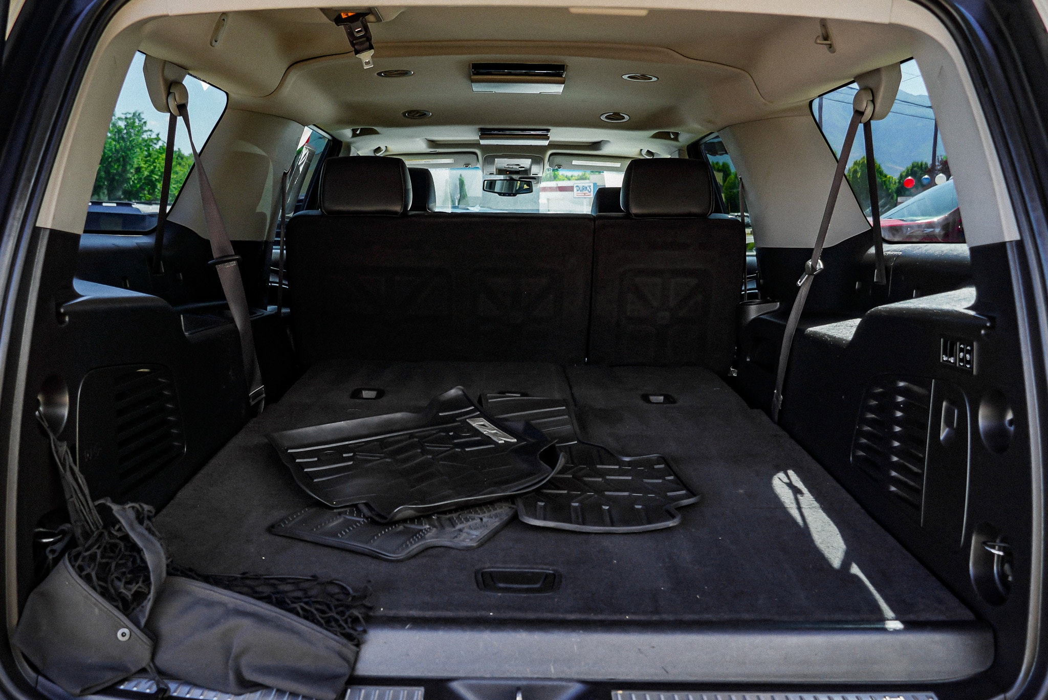 2016 Chevrolet Suburban LT - Photo 14