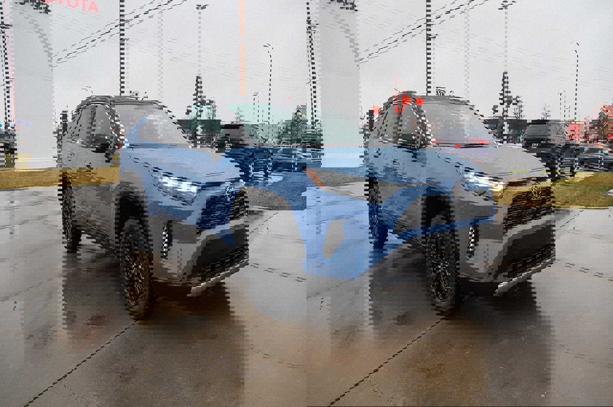 2025 Toyota RAV4 Hybrid XSE photo 2