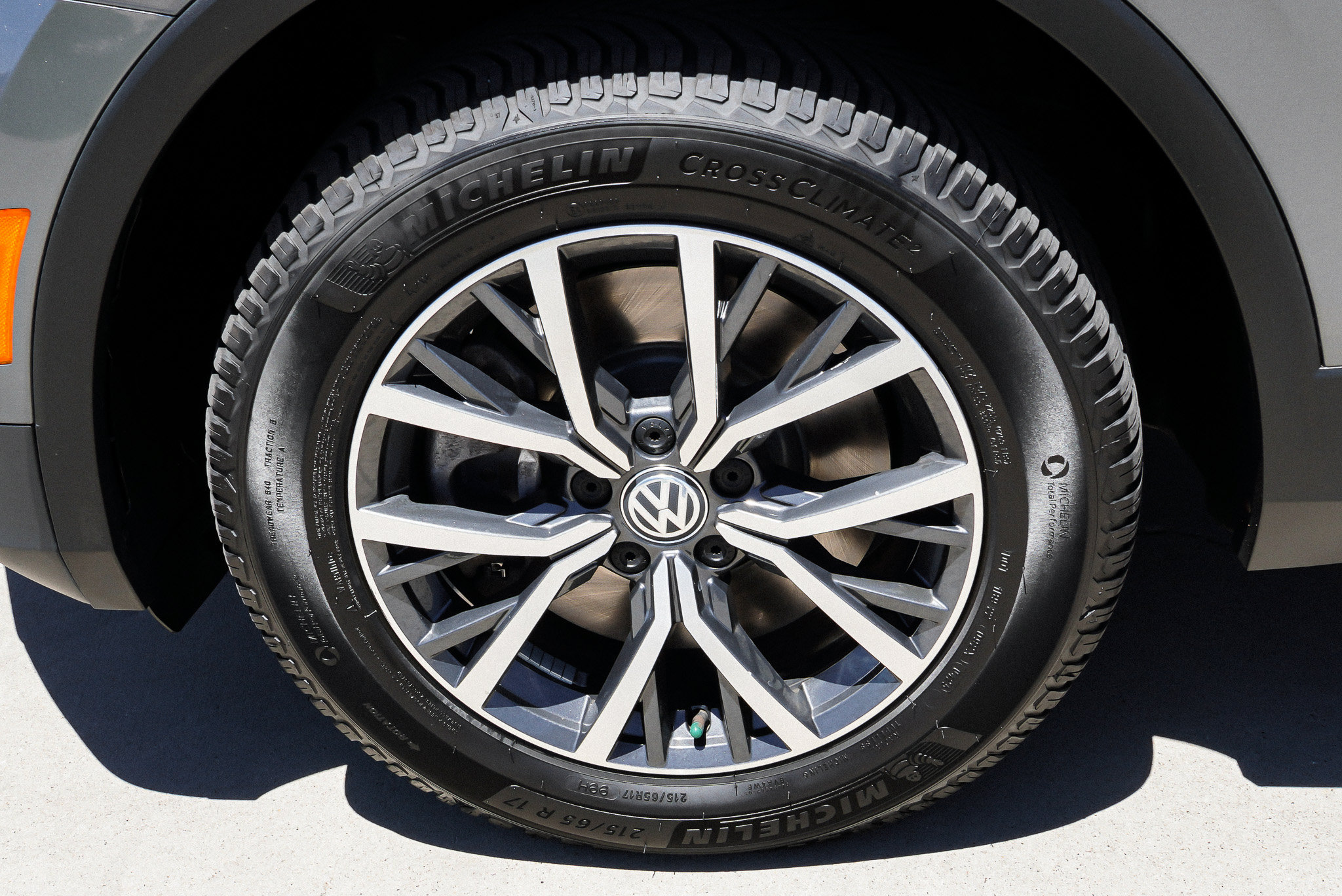 2019 Volkswagen Tiguan SE - Photo 12