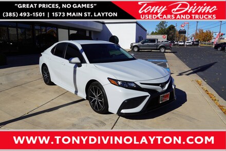 2022 Toyota Camry SE Sedan