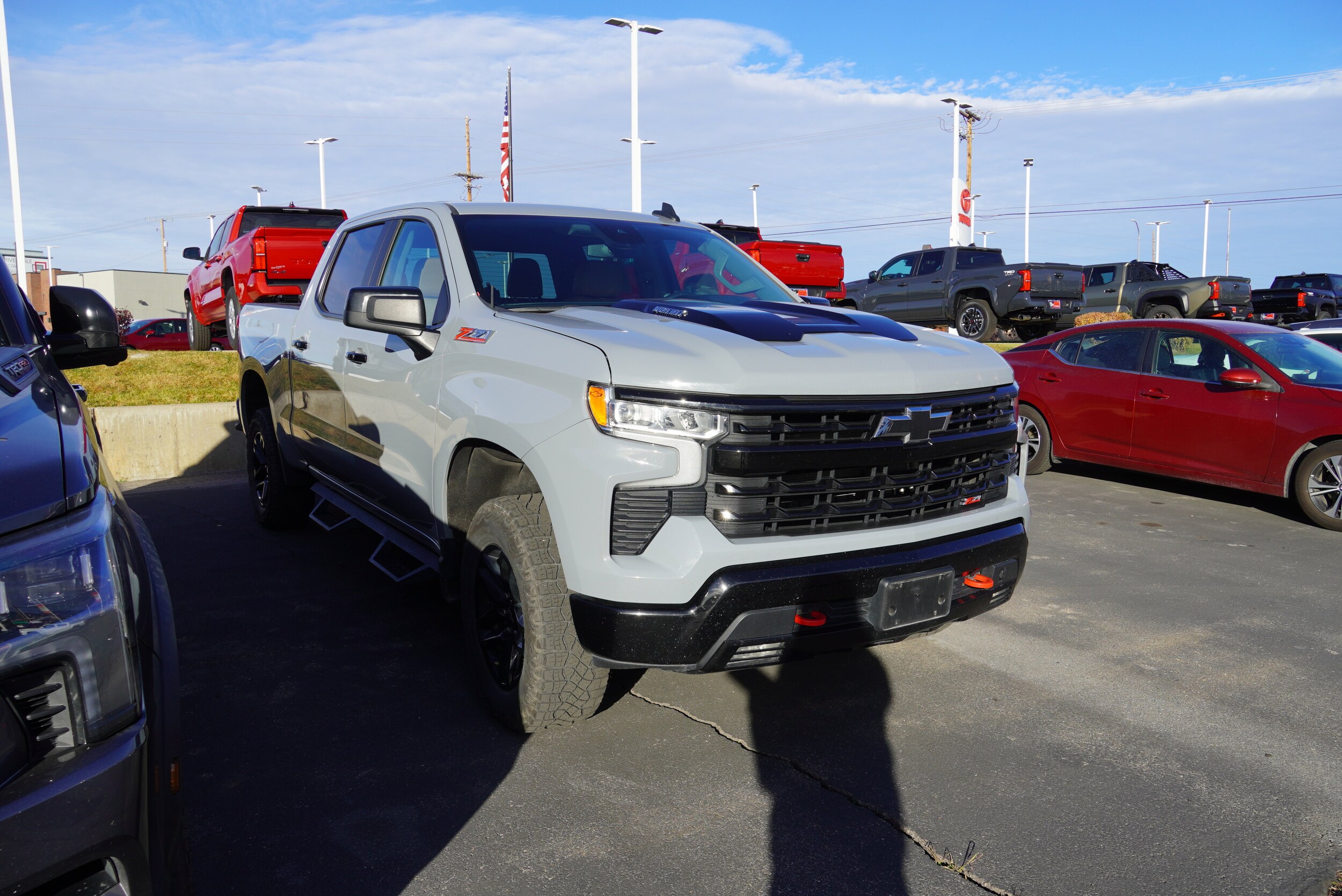 2024 Chevrolet Silverado 1500 LT Trail Boss photo 2