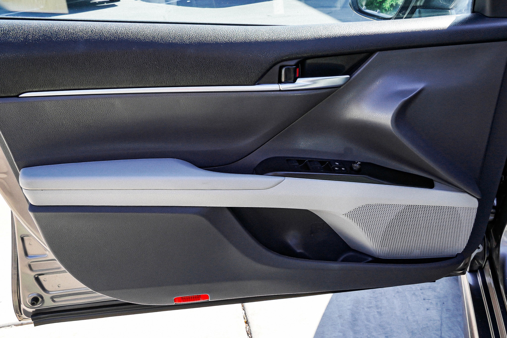 2021 Toyota Camry SE - Photo 20