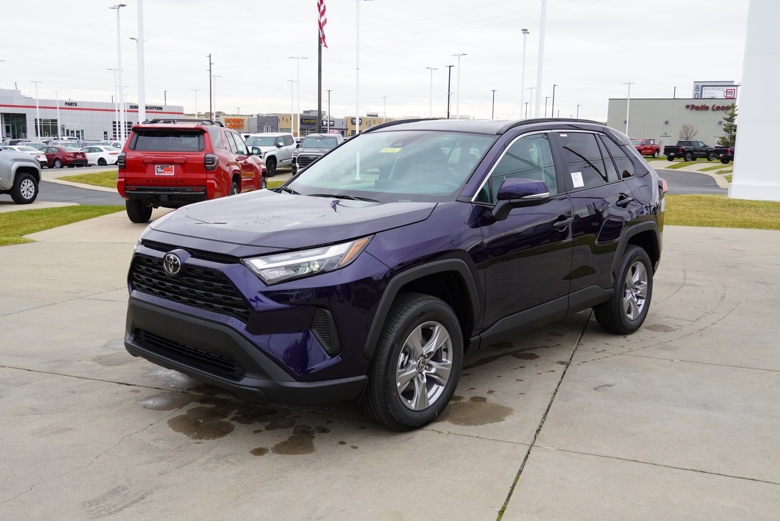 2025 Toyota RAV4 XLE photo 2