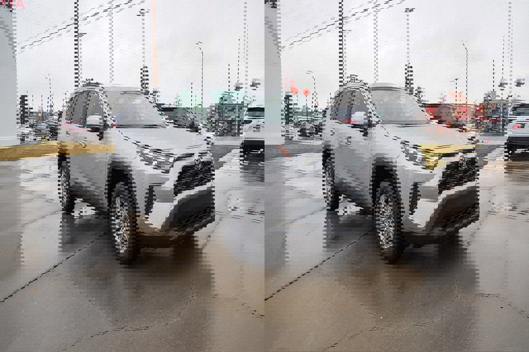 2025 Toyota RAV4 Hybrid XLE photo 2