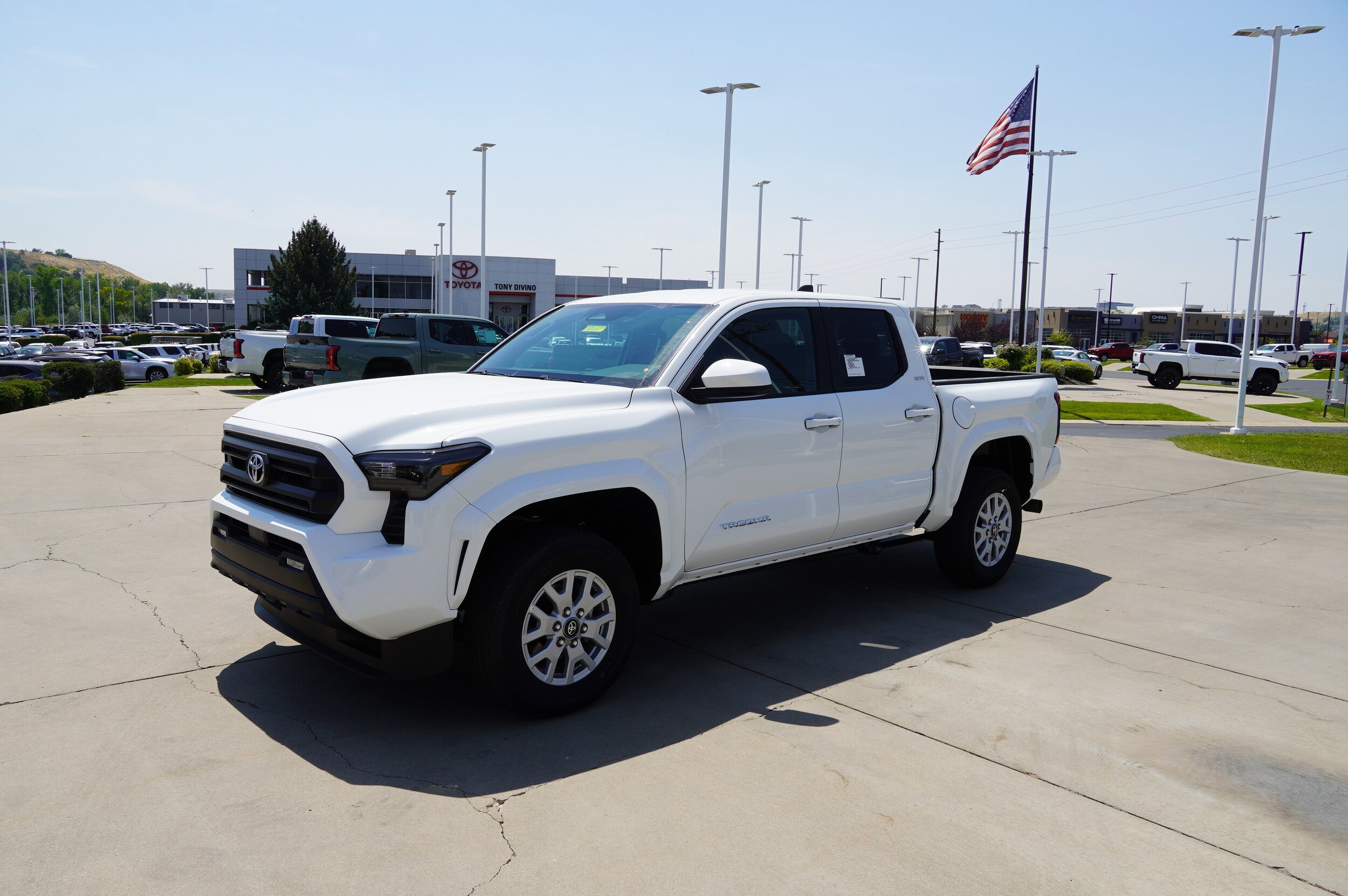 2025 Toyota Tacoma SR5 photo 4