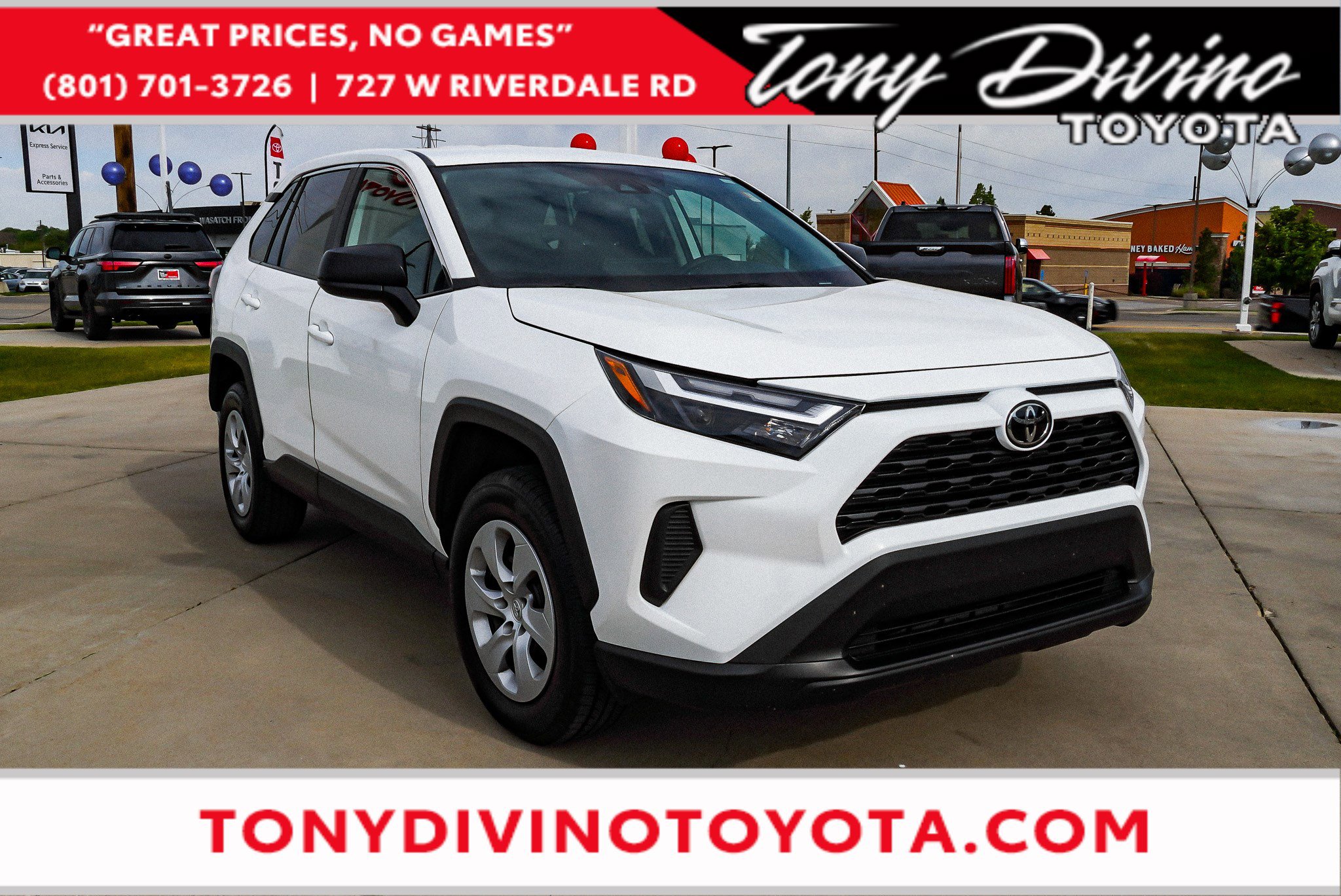 2023 Toyota RAV4 LE AWD's photo