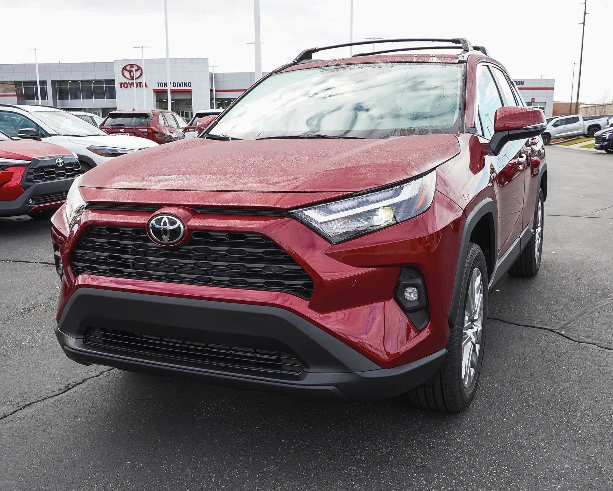 2025 Toyota RAV4 XLE Premium photo 4