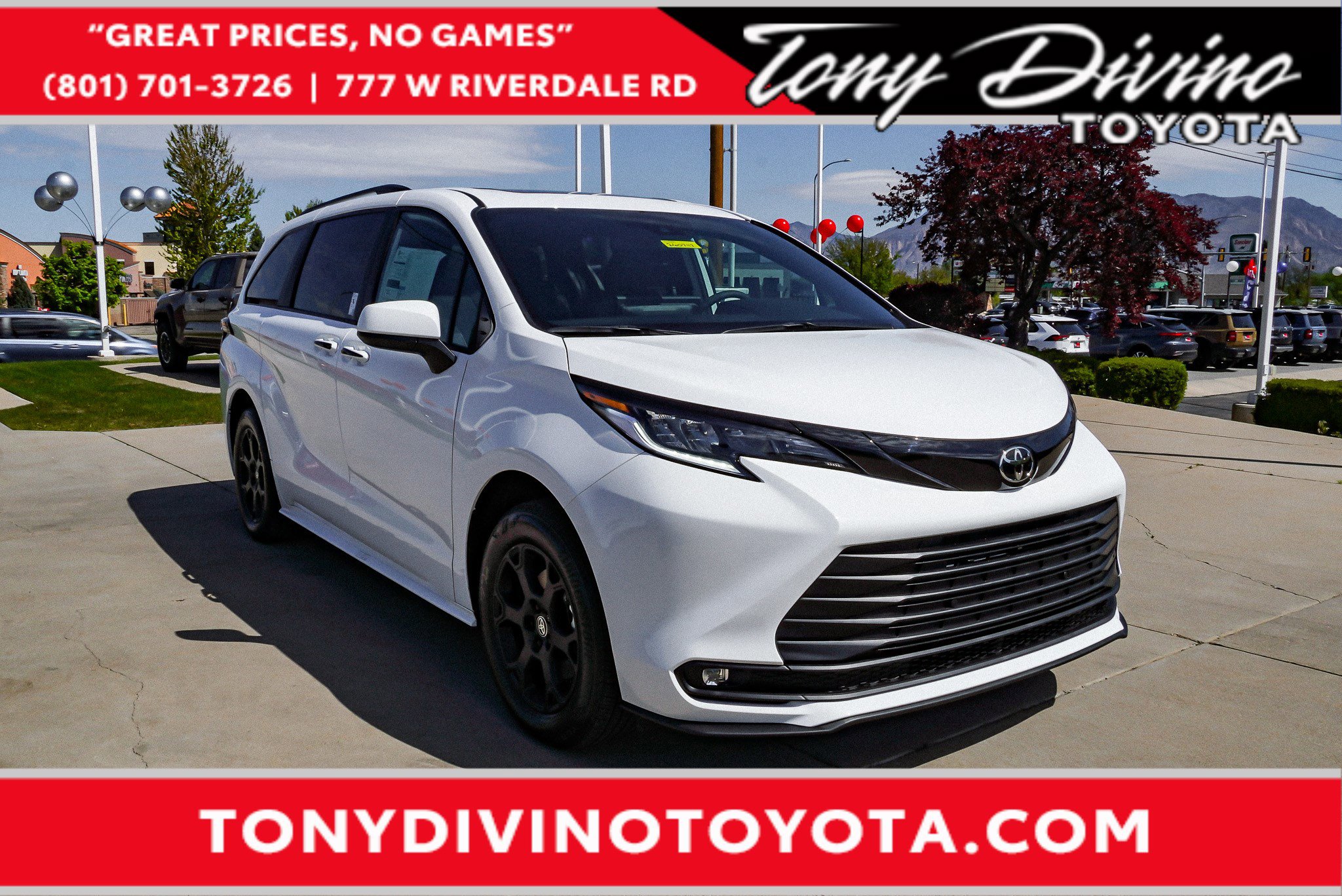2026 Toyota Sienna Woodland Edition Hybrid AWD's photo