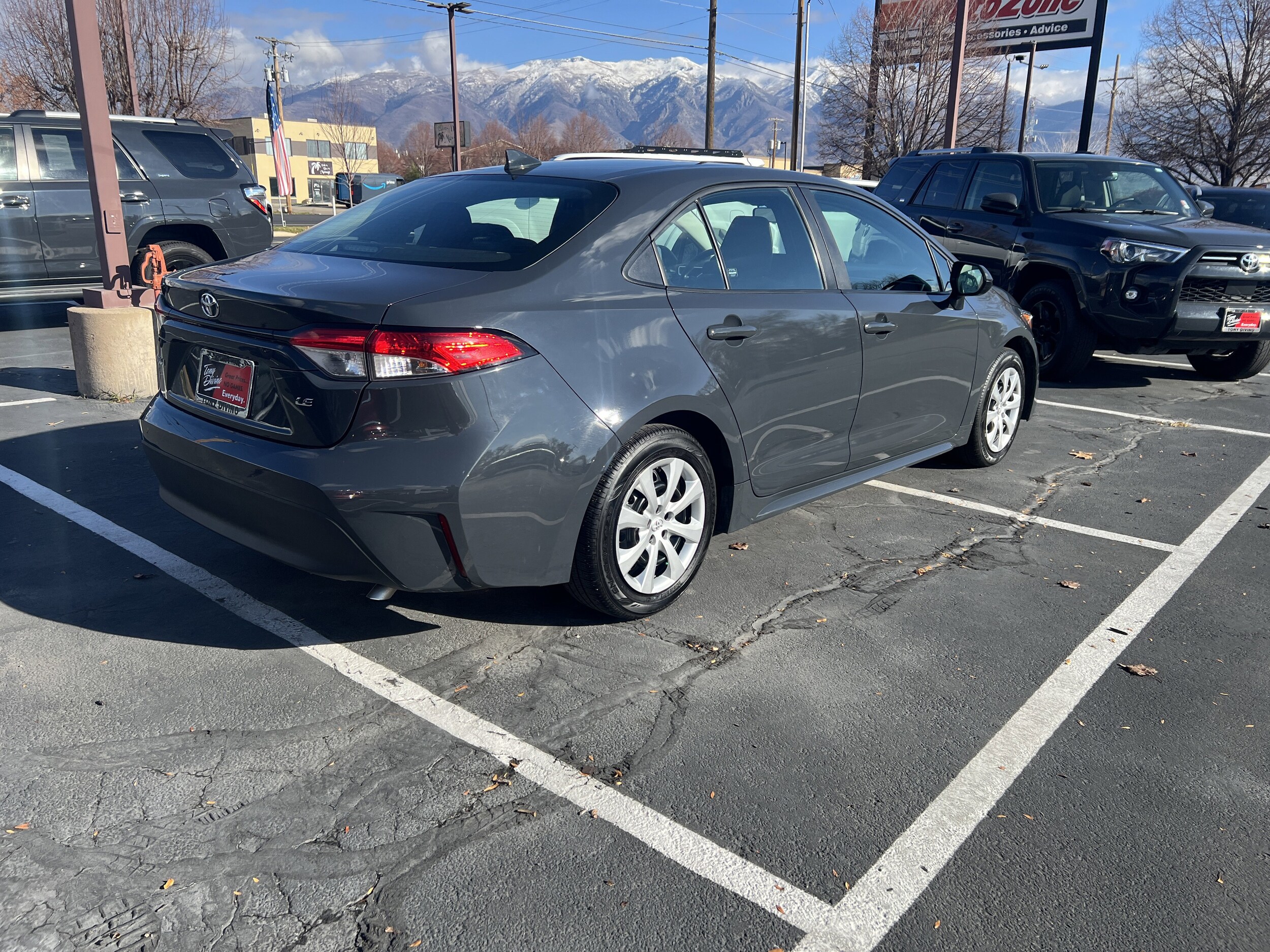 2024 Toyota Corolla LE photo 3