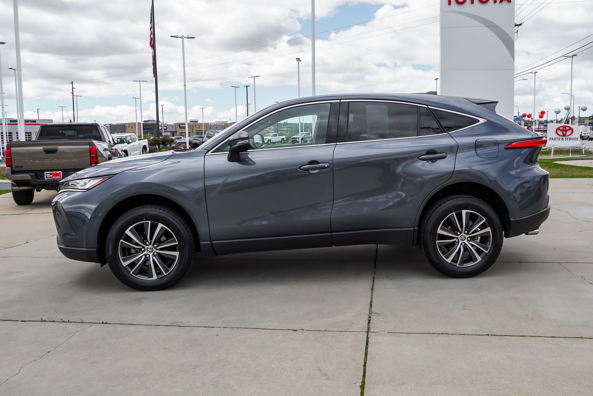 View vehicle photo 5