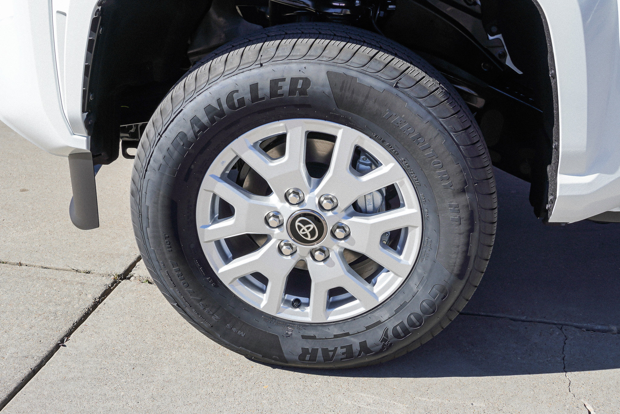 2026 Toyota Tacoma SR5 - Photo 12