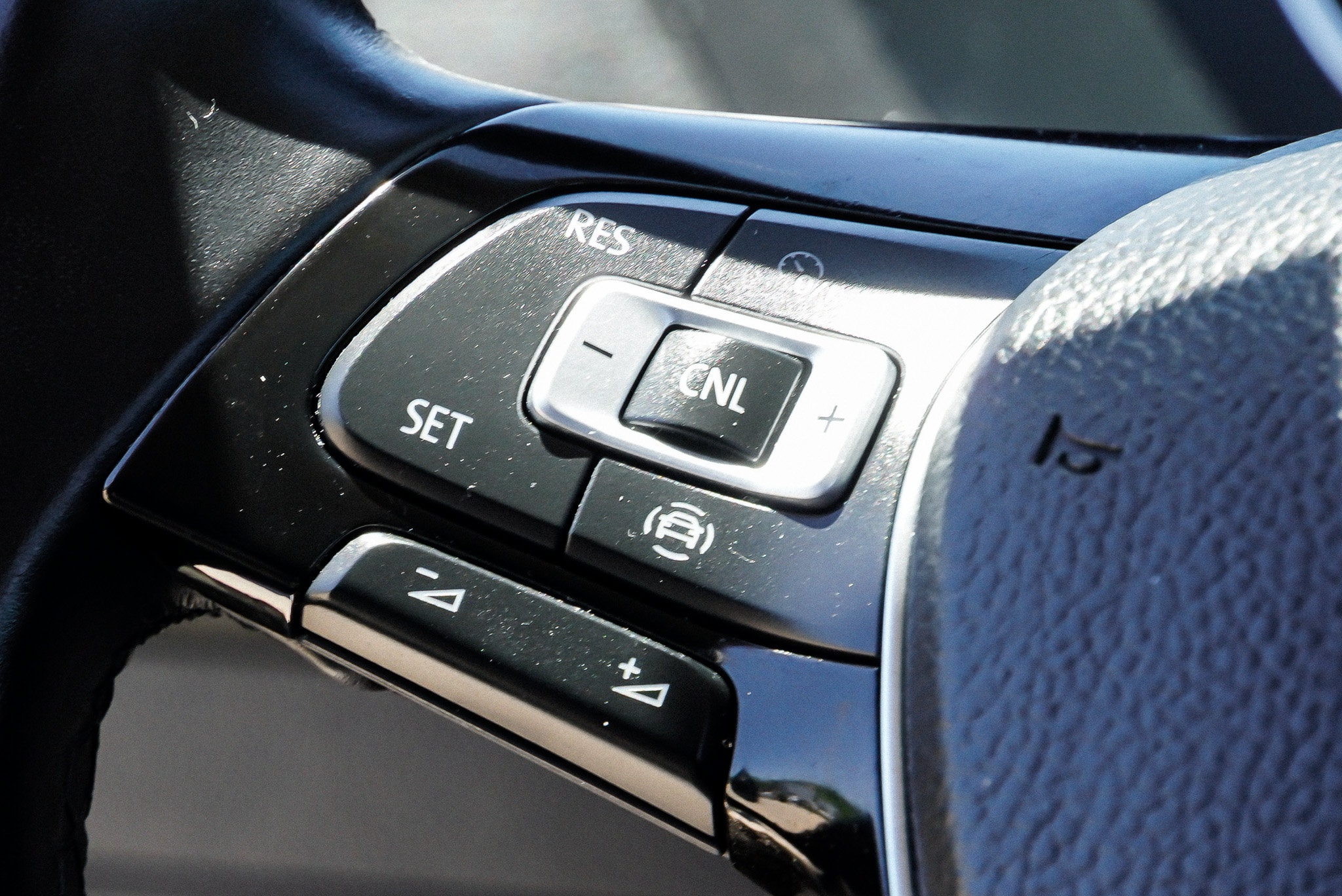 2019 Volkswagen Tiguan SE - Photo 34