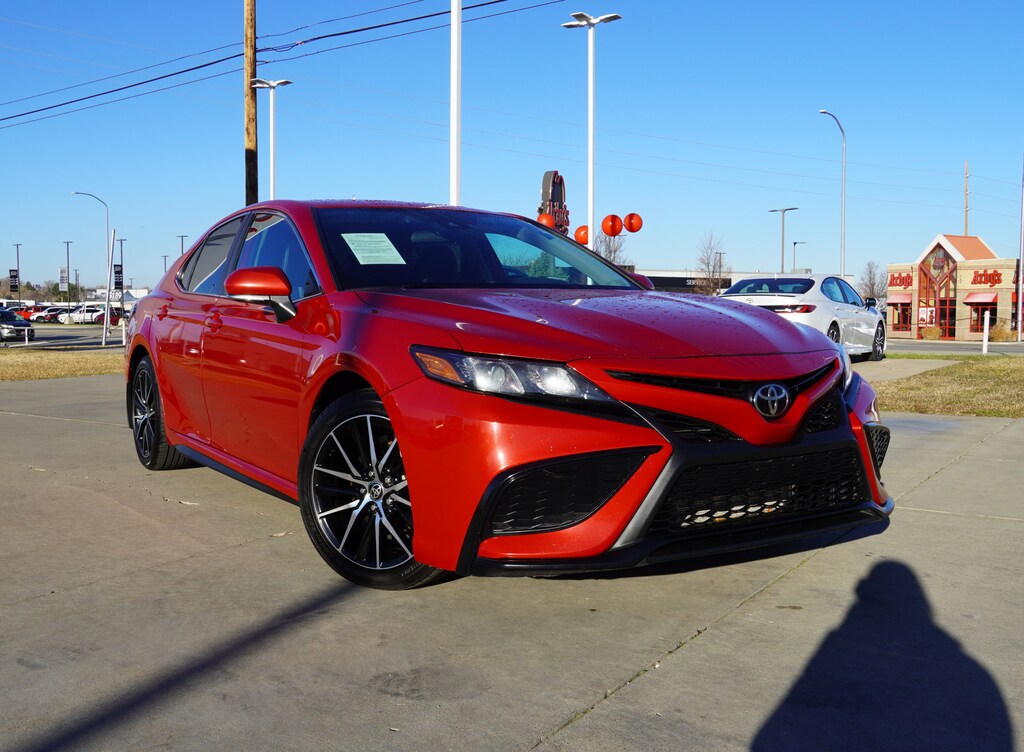Used 2021 Toyota Camry SE Sedan