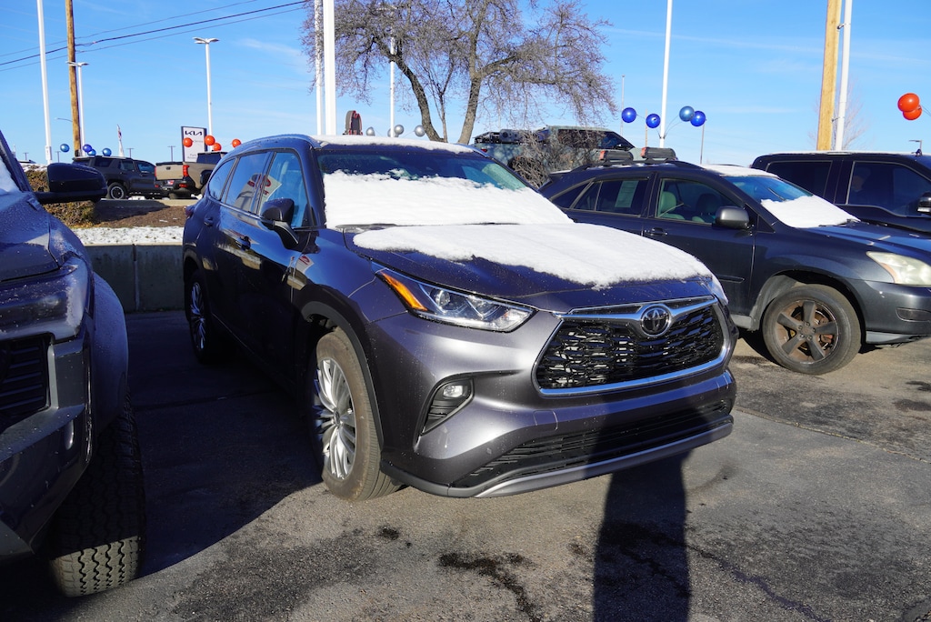 Used 2025 Toyota Highlander Platinum SUV