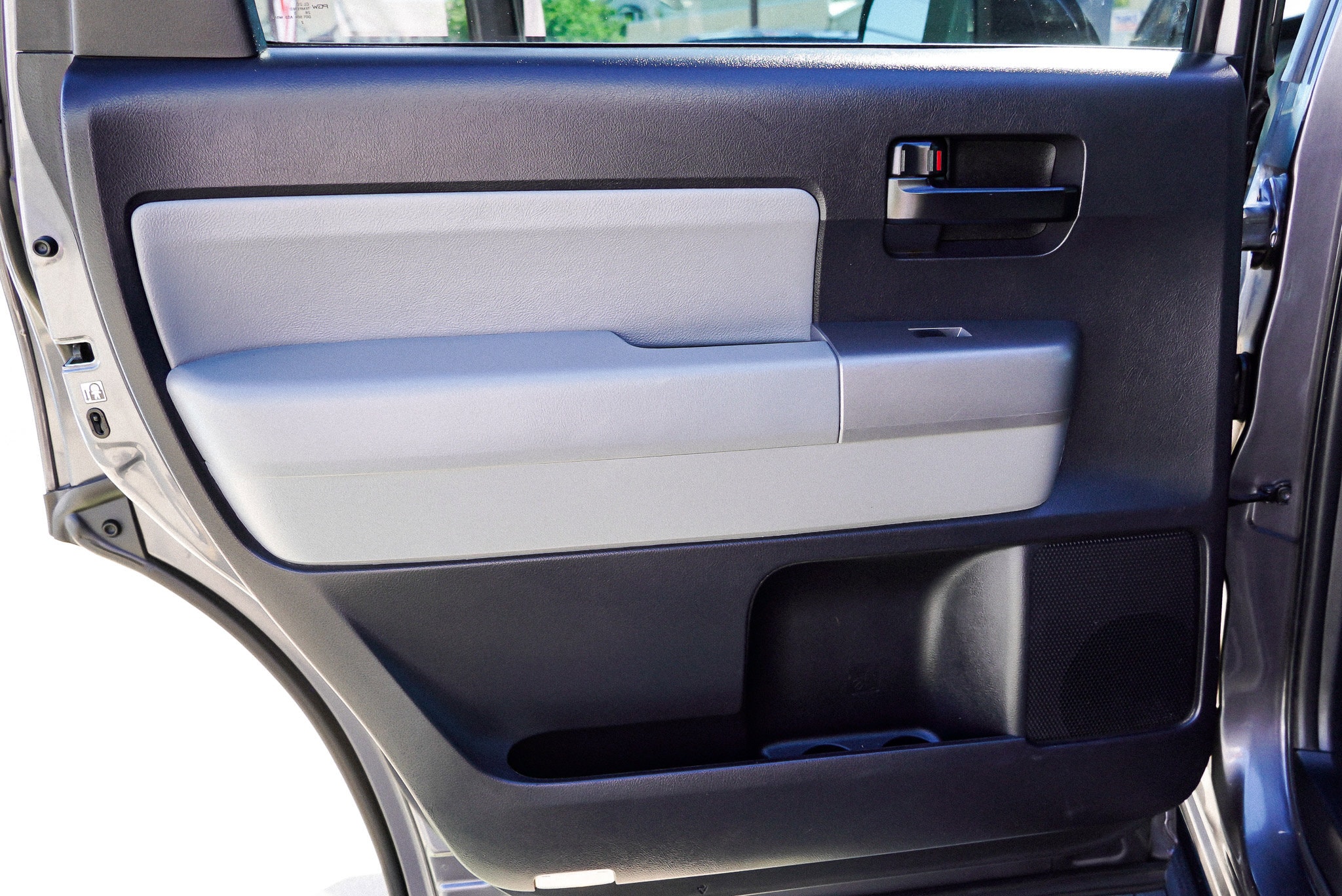2016 Toyota Sequoia SR5 - Photo 24