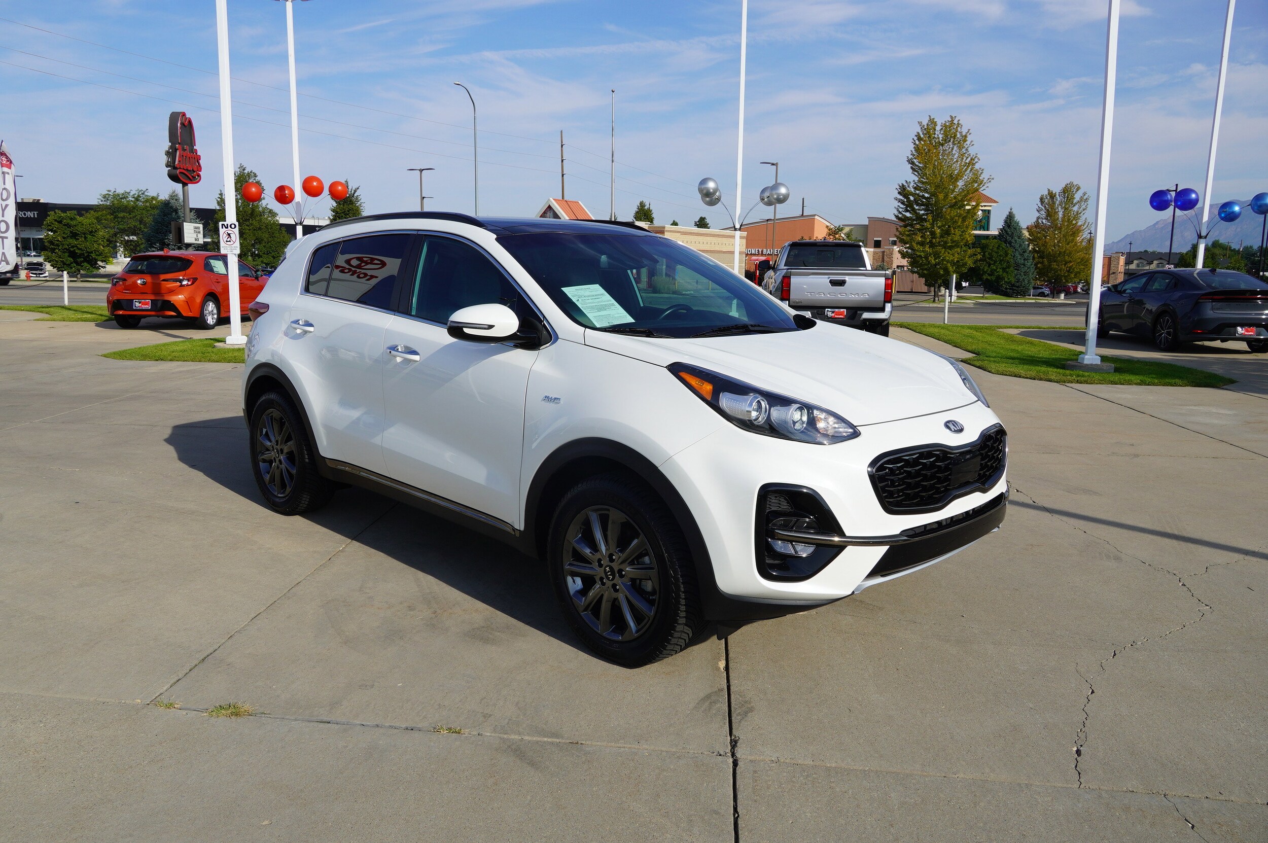 2020 Kia Sportage S photo 2