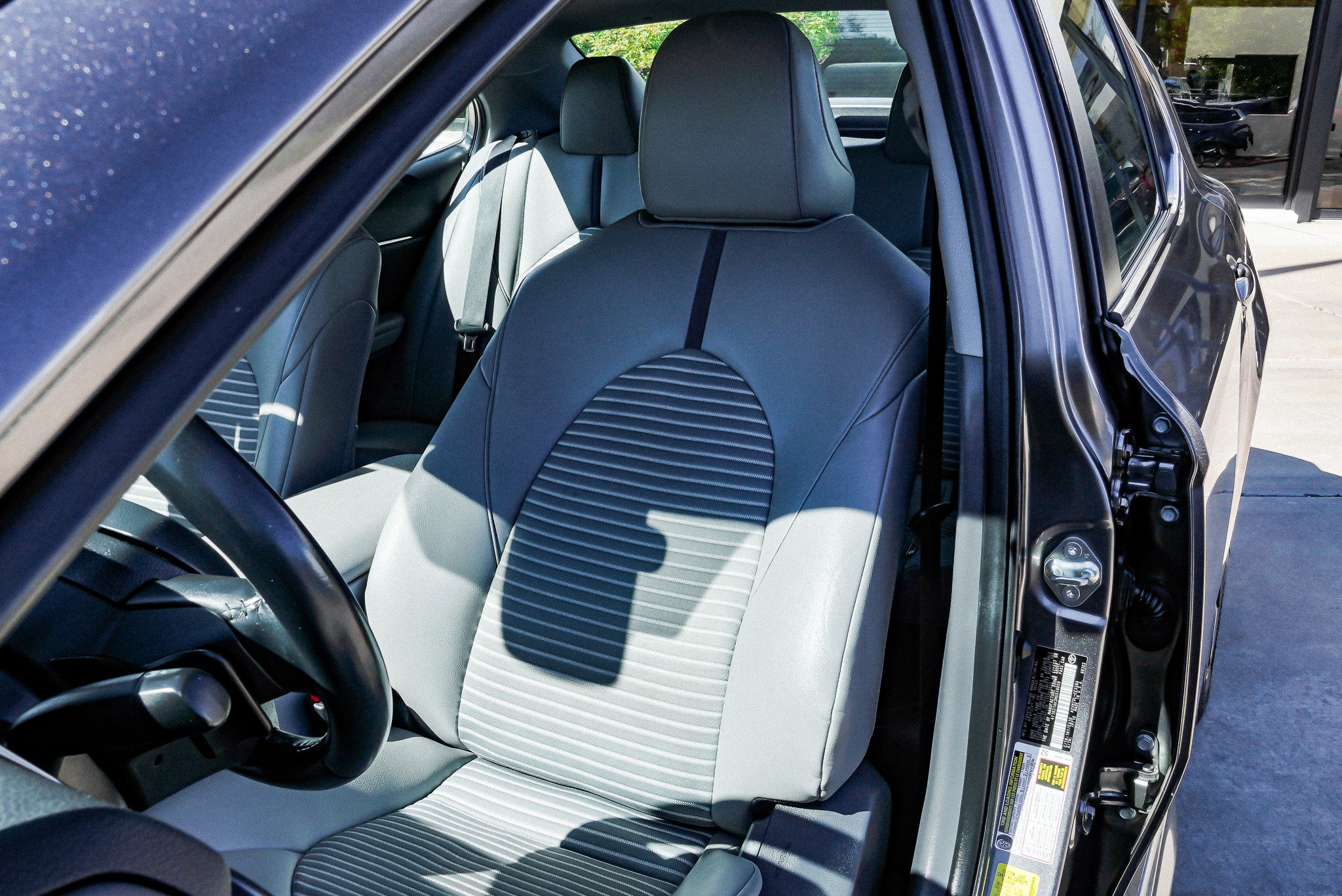 2021 Toyota Camry SE - Photo 16