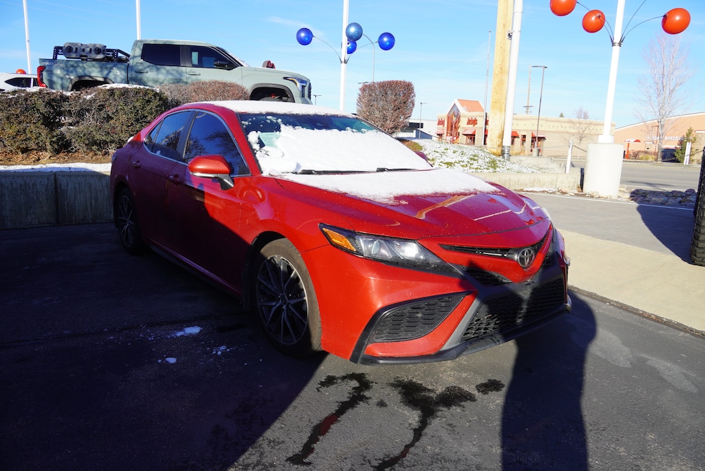 Used 2021 Toyota Camry SE Sedan