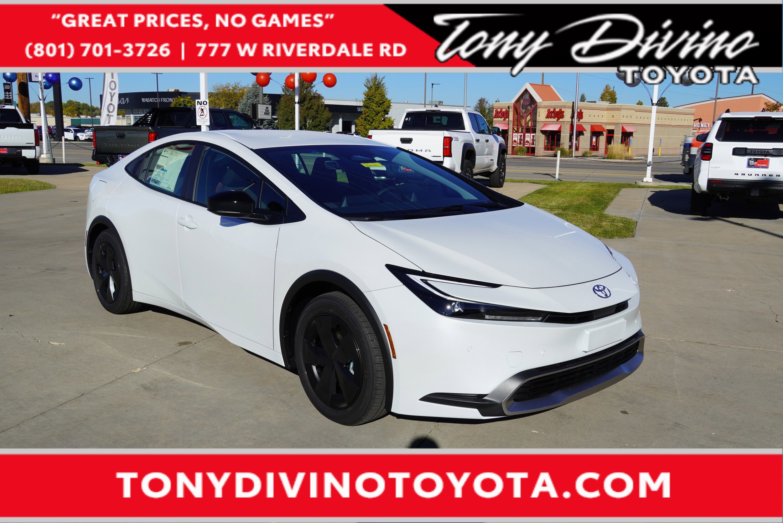 White (Wind Chill Pearl) 2026 Toyota Prius Plug-In Hybrid SE FWD Hatchback Front-Wheel Drive Continuously Variable Transmission