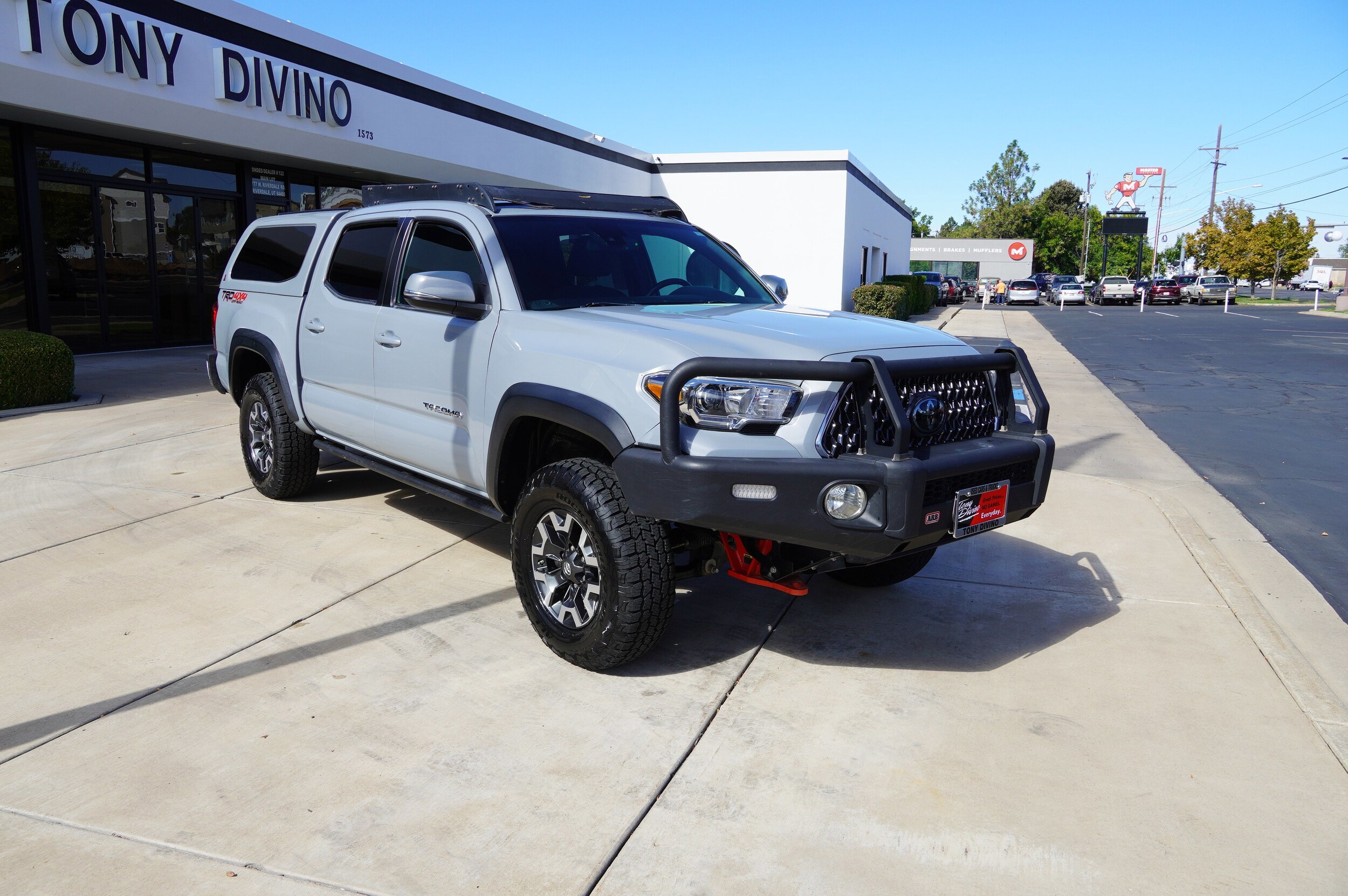 2018 Toyota Tacoma TRD Off-Road Double Cab photo 2