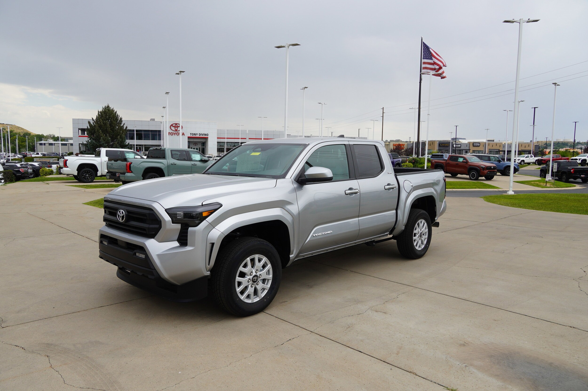 2025 Toyota Tacoma SR5 photo 4