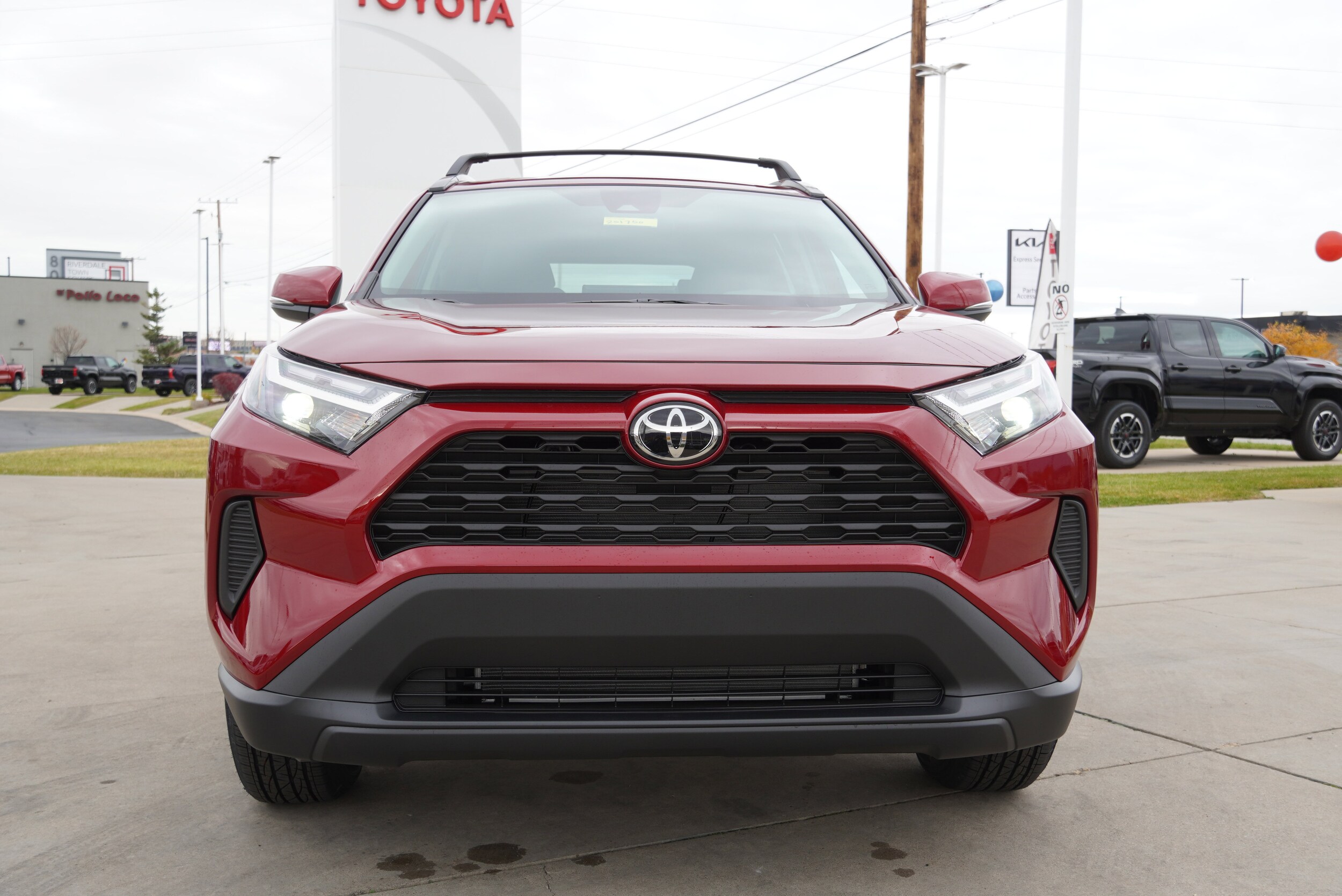 2025 Toyota RAV4 XLE photo 2