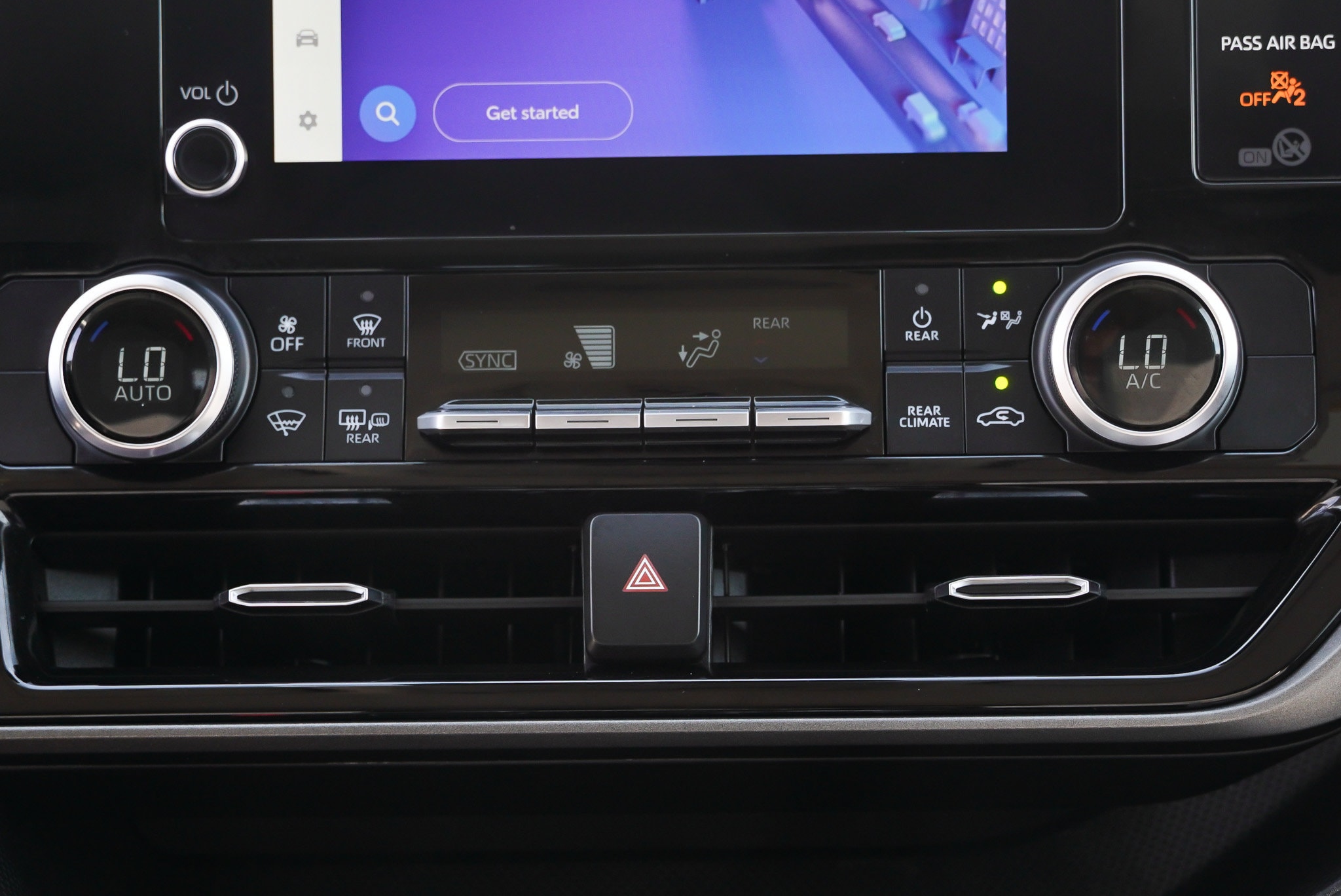 2024 Toyota Highlander LE - Photo 37
