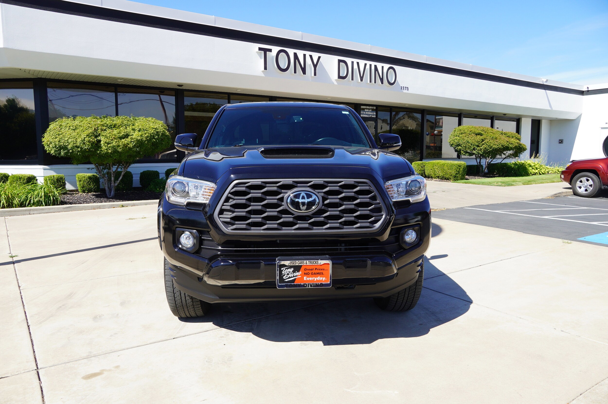 2020 Toyota Tacoma TRD Sport Double Cab photo 2