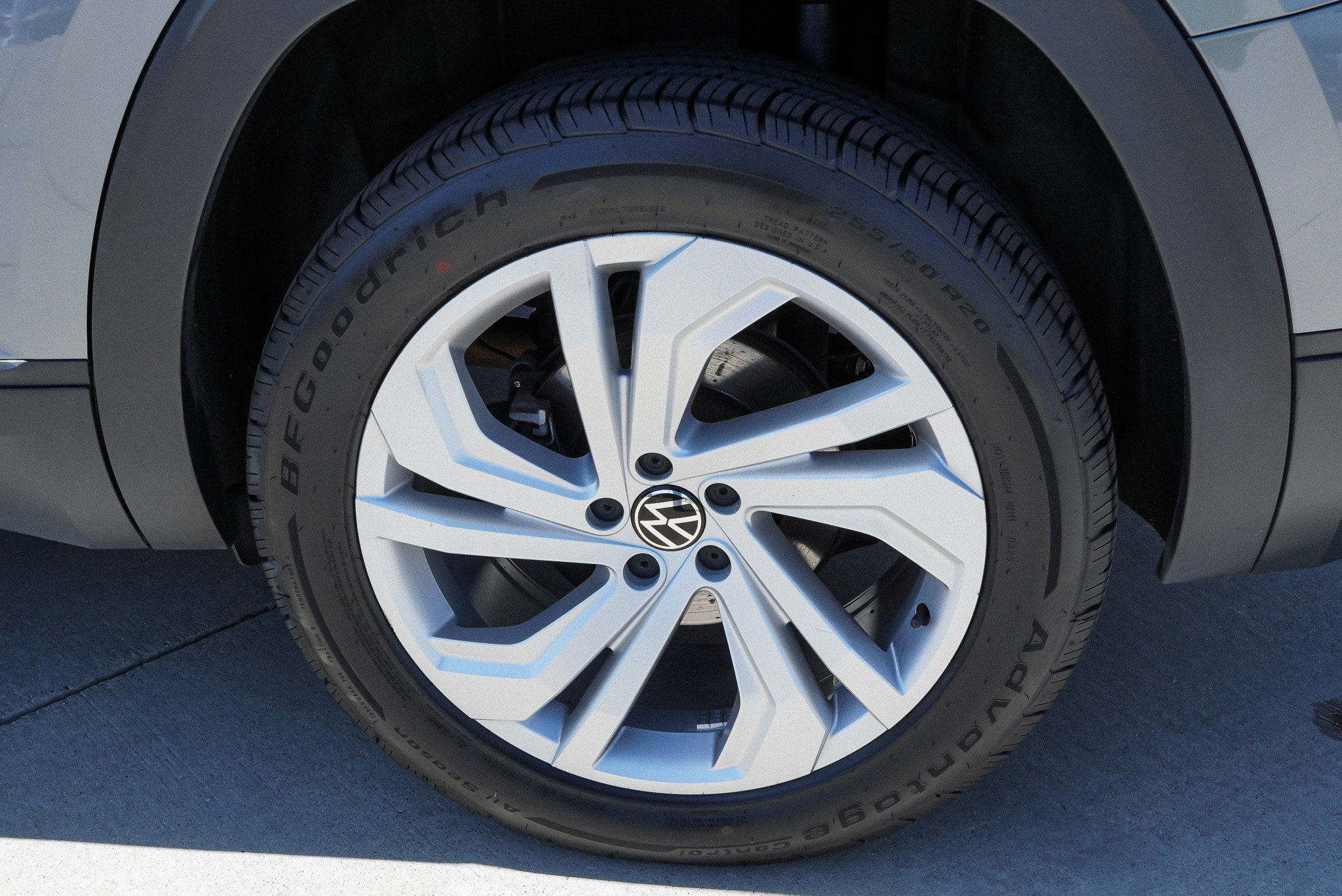 2022 Volkswagen Atlas SE w/Tech - Photo 13