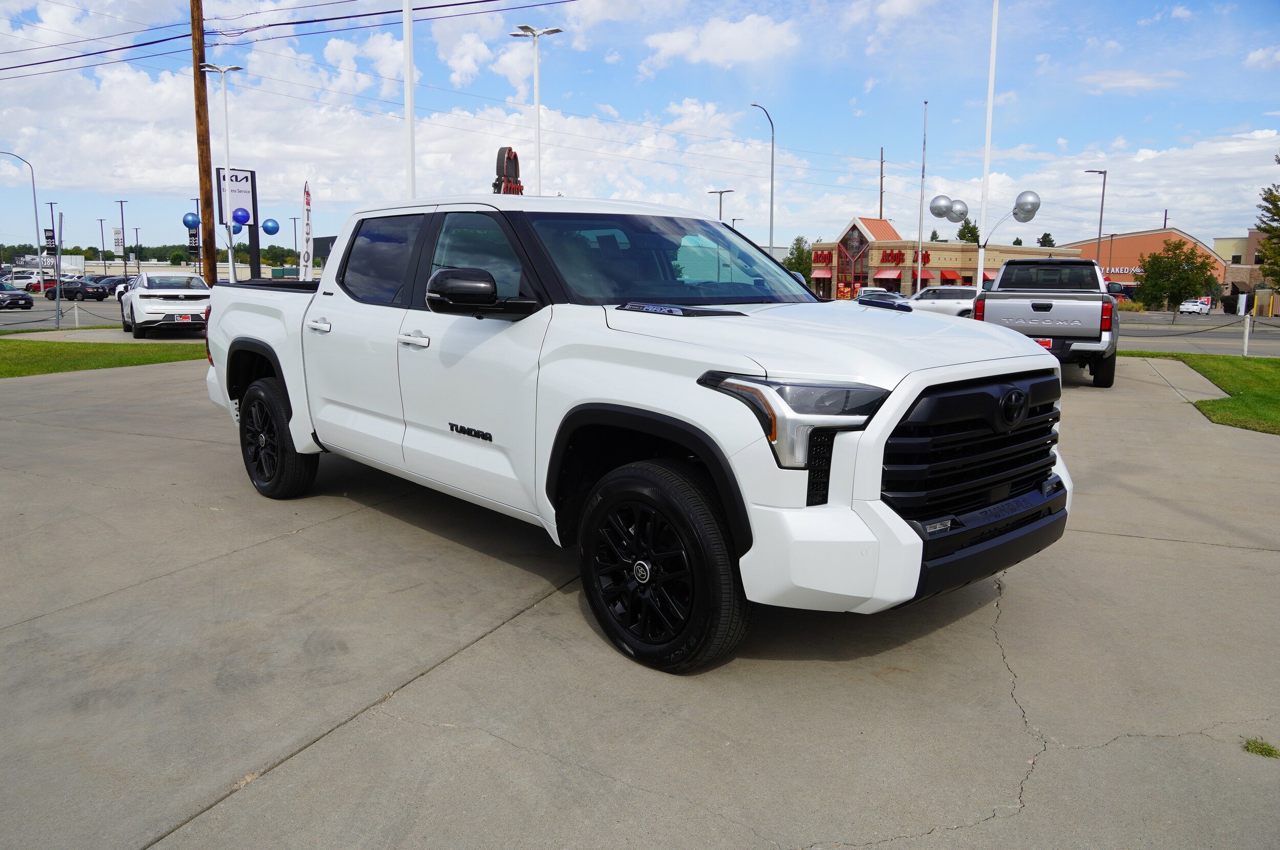 2024 Toyota Tundra Limited CrewMax photo 2
