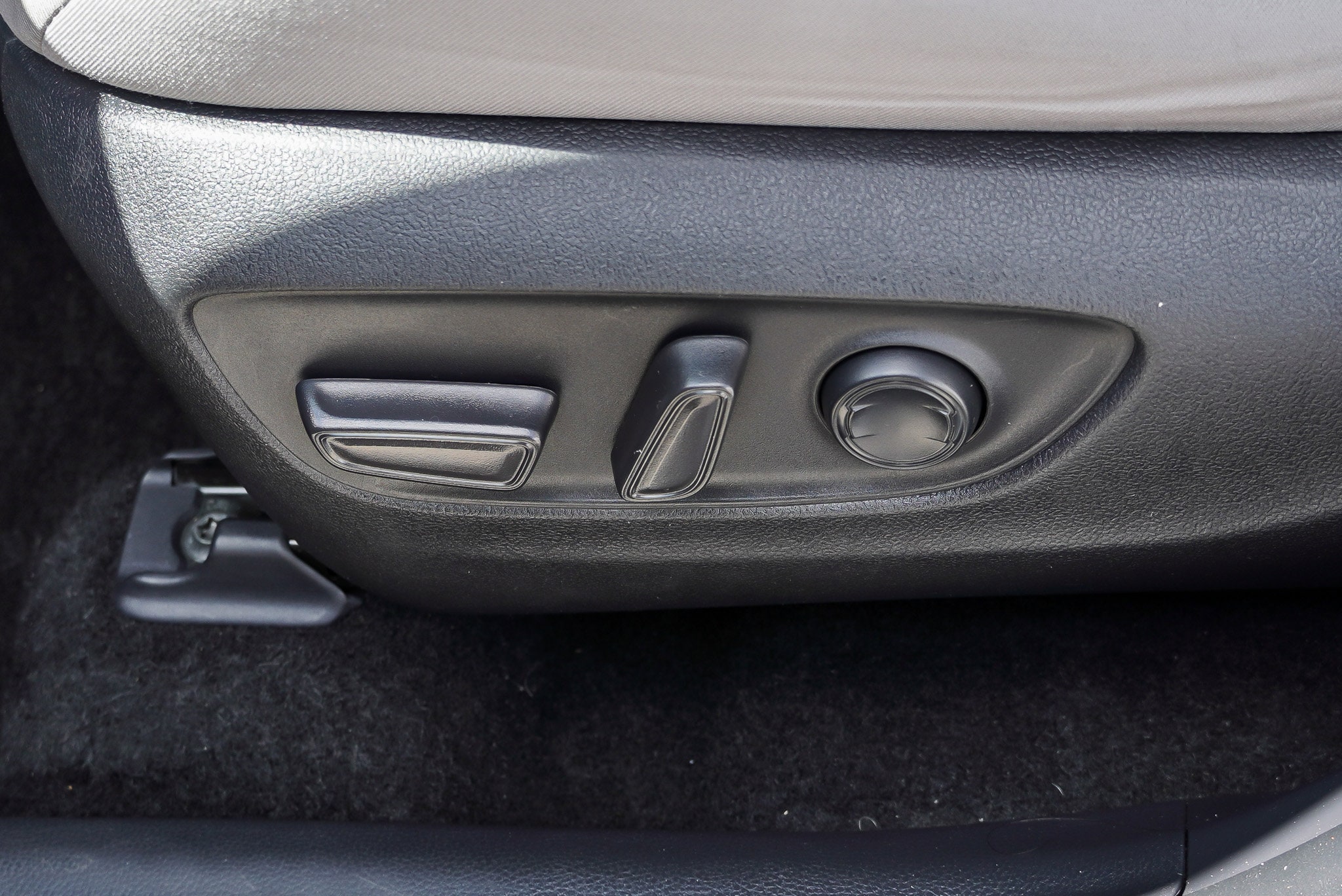 2021 Toyota RAV4 XLE - Photo 17