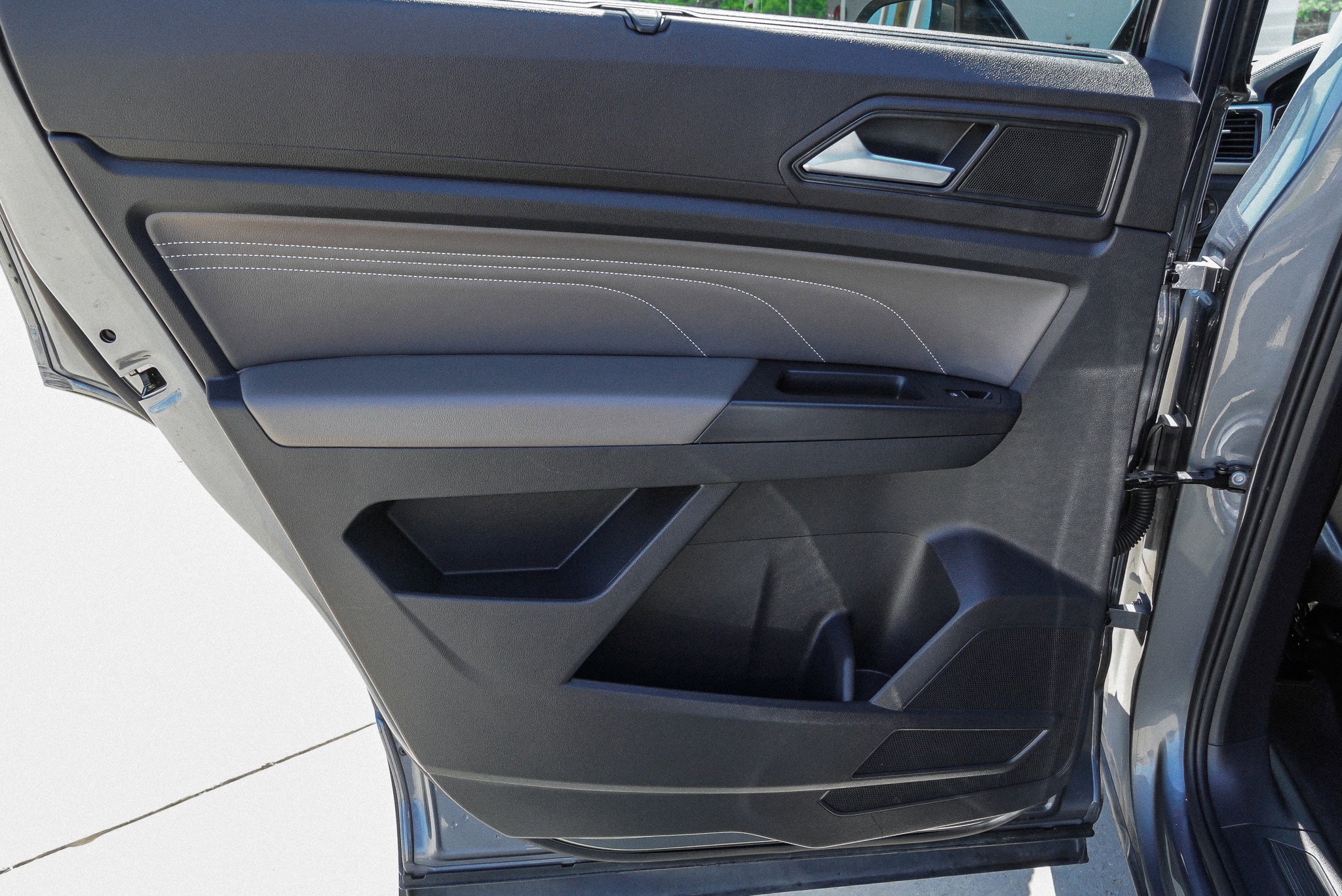 2022 Volkswagen Atlas SE w/Tech - Photo 26