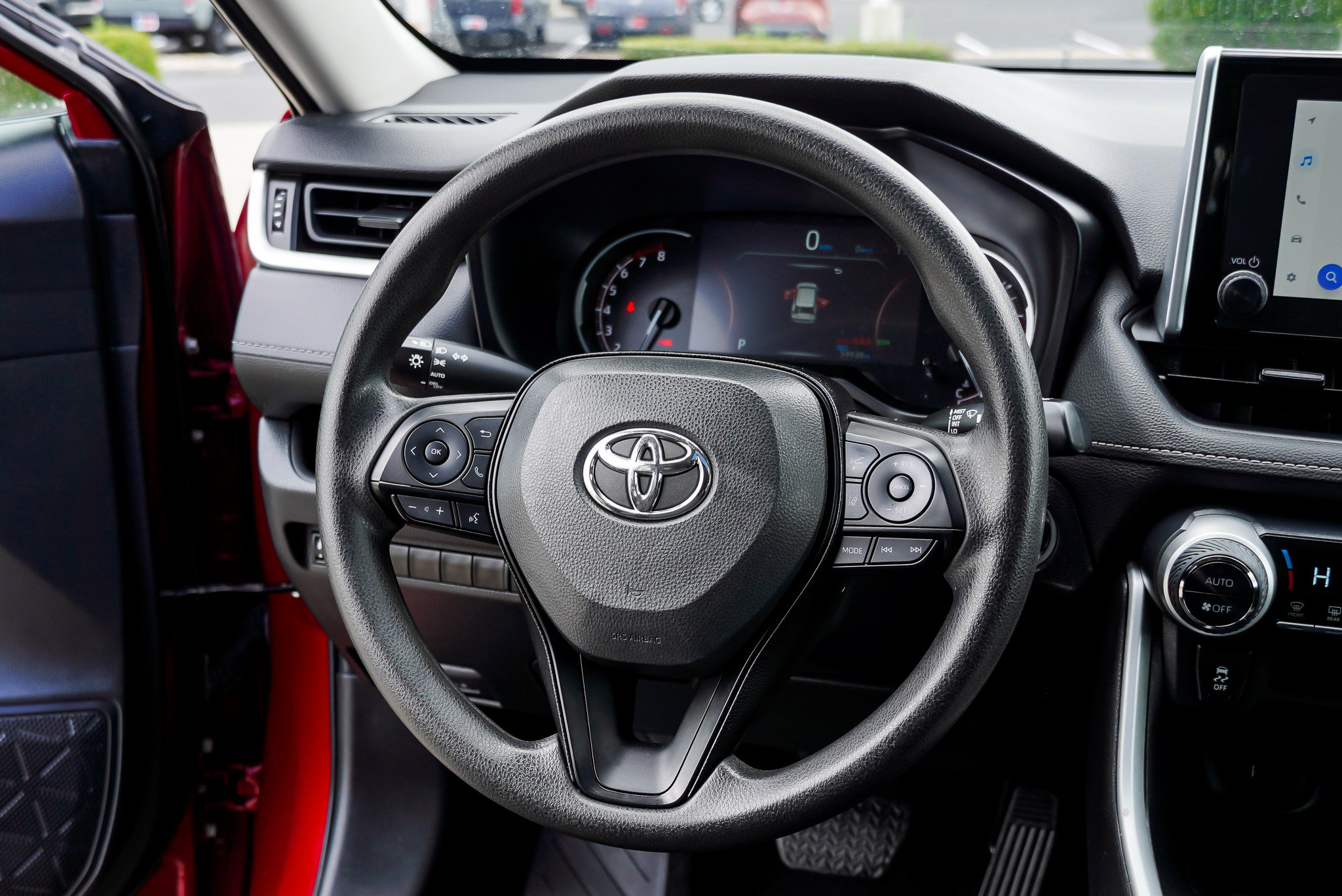 2023 Toyota RAV4 XLE - Photo 32
