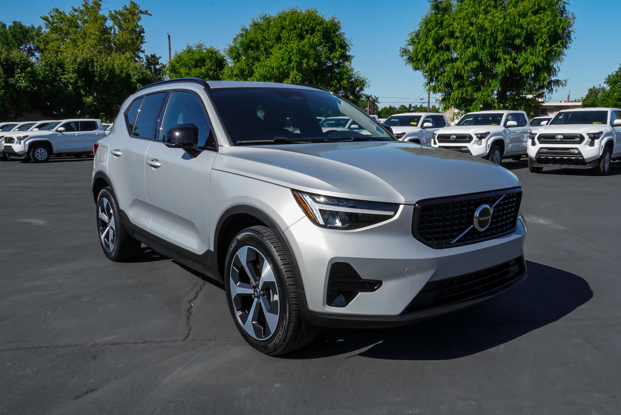 Used 2024 Volvo XC40 Core with VIN YV4L12UK9R2288200 for sale in Riverdale, UT