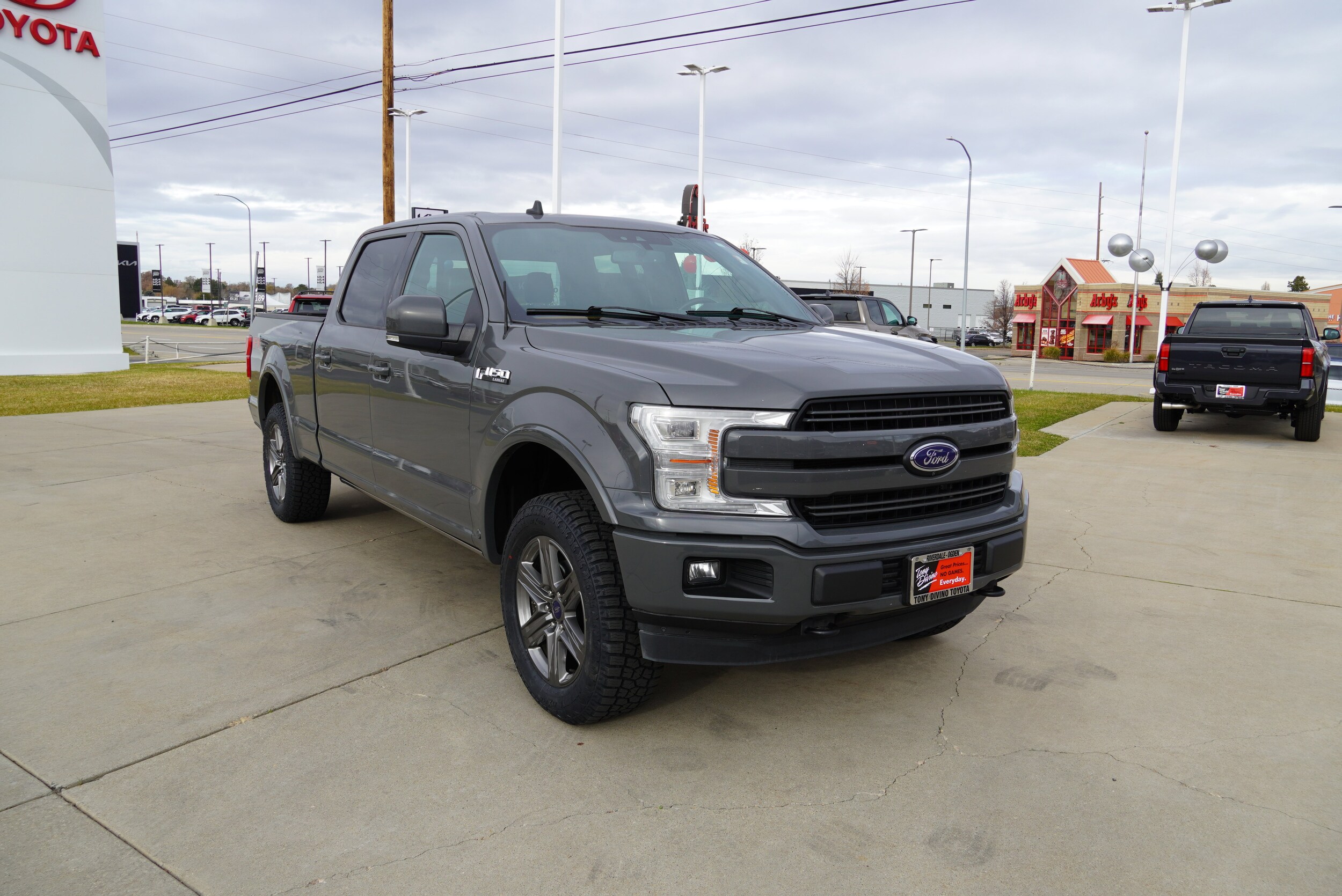 2020 Ford F-150 Lariat photo 2