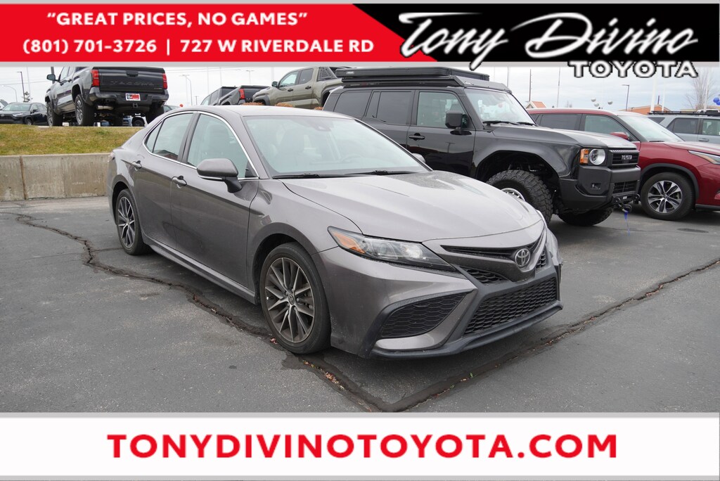 Used 2022 Toyota Camry SE Sedan
